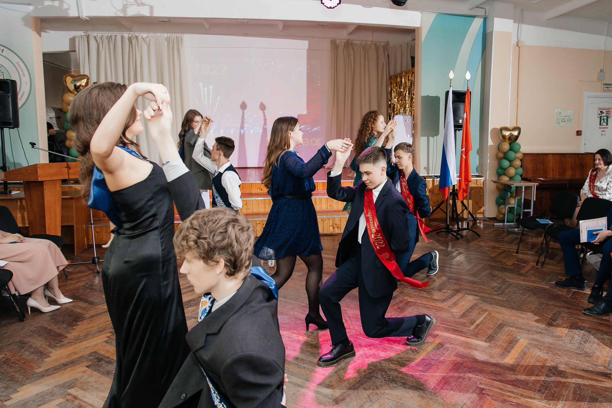 101 лицей — Вручение аттестатов (23 июня 2022). Свадебный и семейный фотограф Крамар Наталья