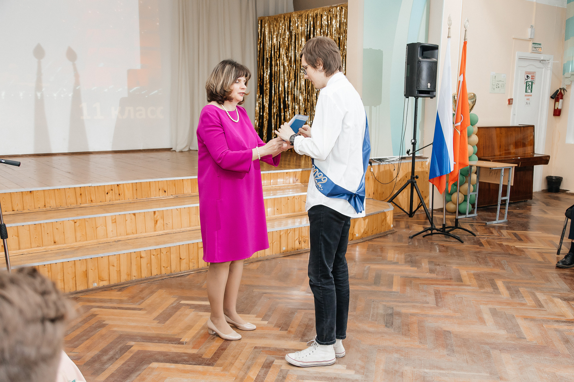 101 лицей — Вручение аттестатов (23 июня 2022). Свадебный и семейный фотограф Крамар Наталья