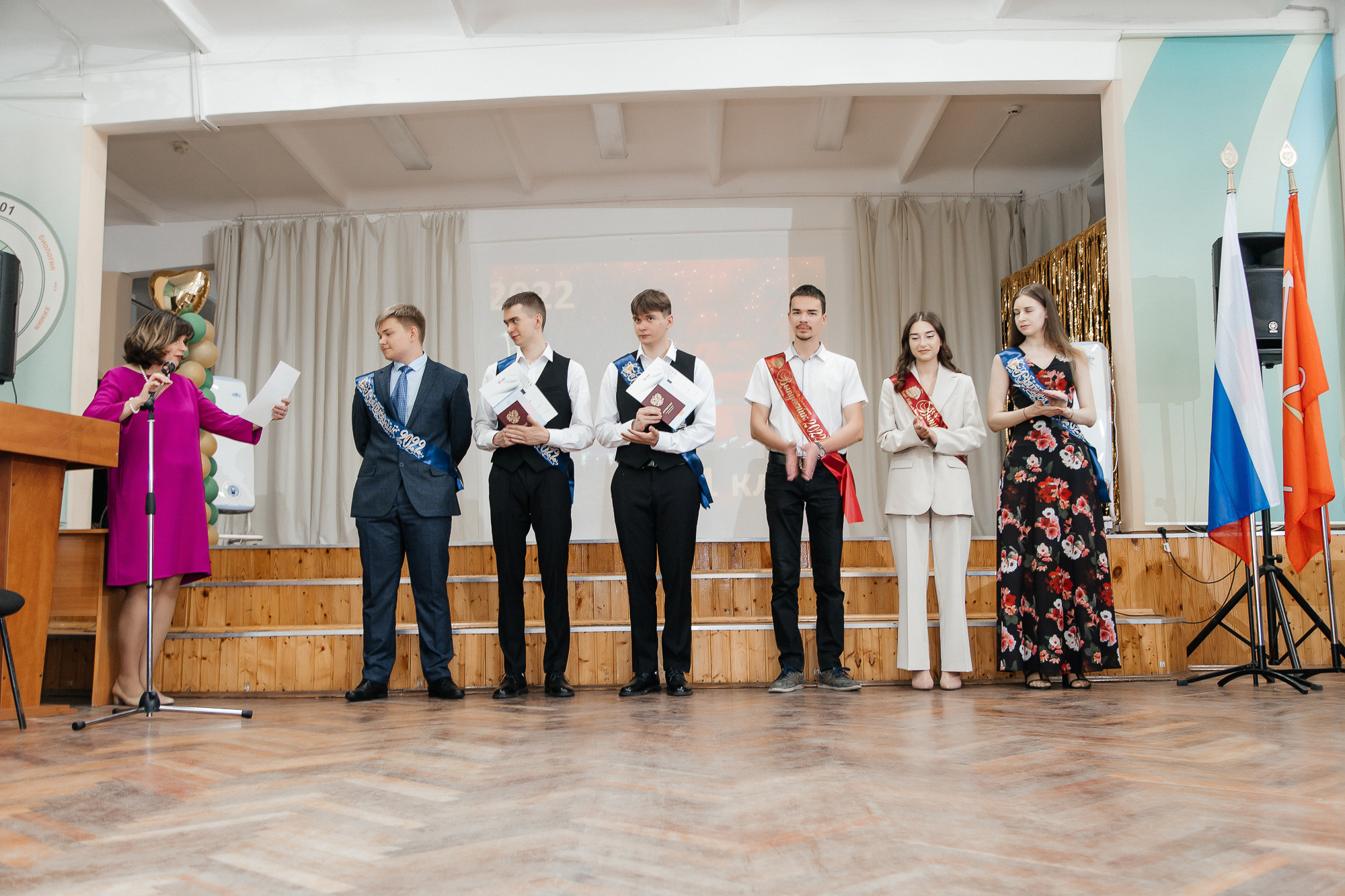 101 лицей — Вручение аттестатов (23 июня 2022). Свадебный и семейный фотограф Крамар Наталья