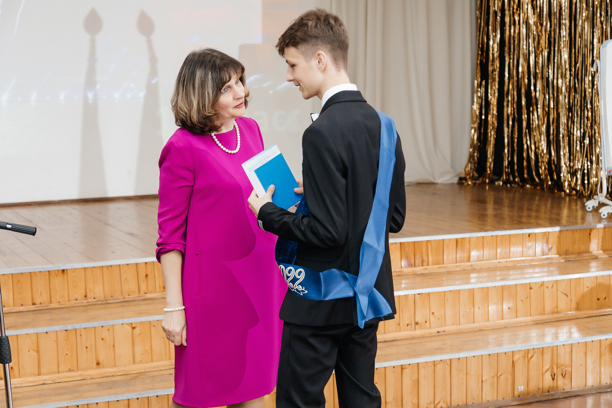 101 лицей — Вручение аттестатов (23 июня 2022). Свадебный и семейный фотограф Крамар Наталья