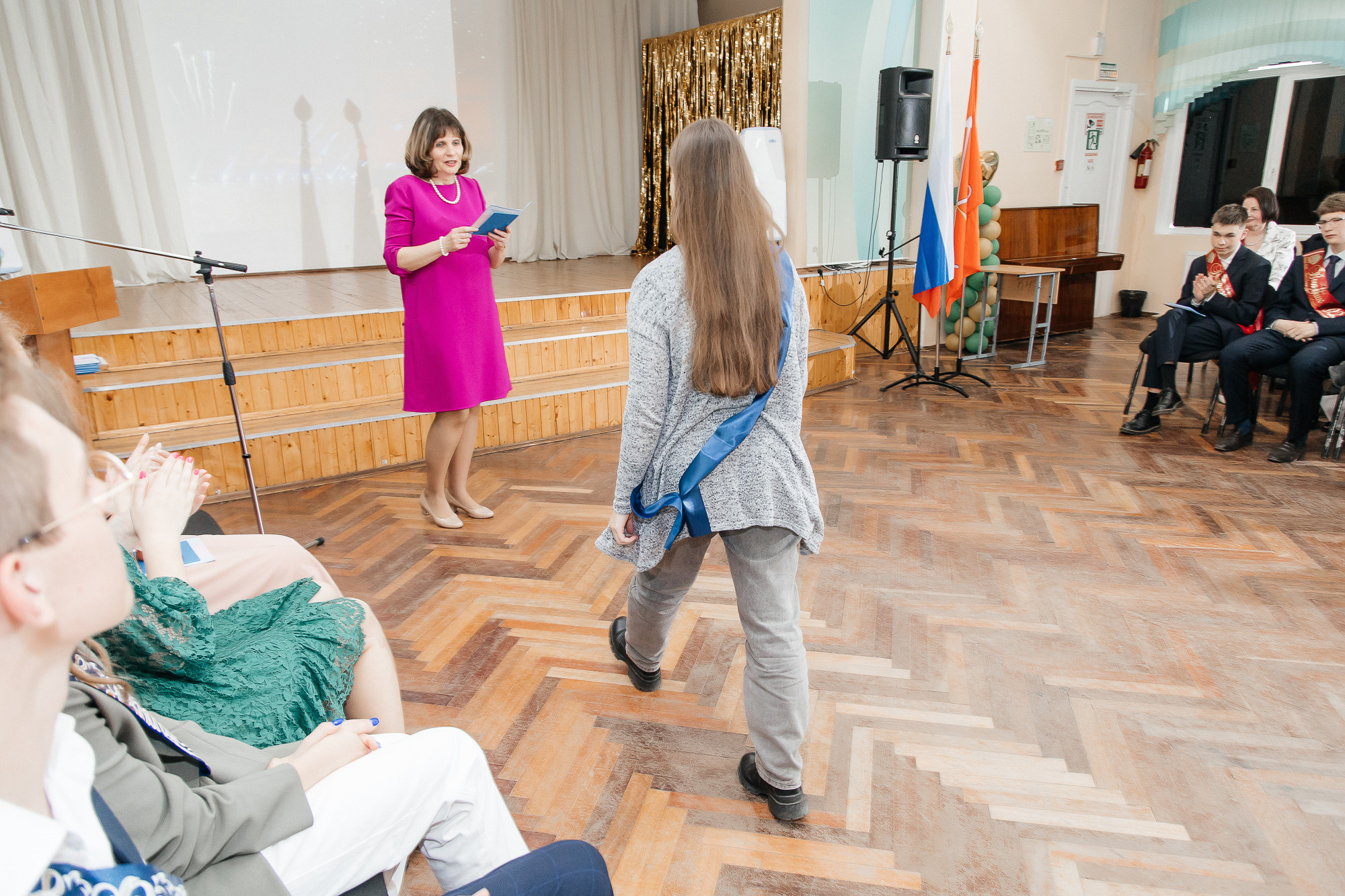 101 лицей — Вручение аттестатов (23 июня 2022). Свадебный и семейный фотограф Крамар Наталья