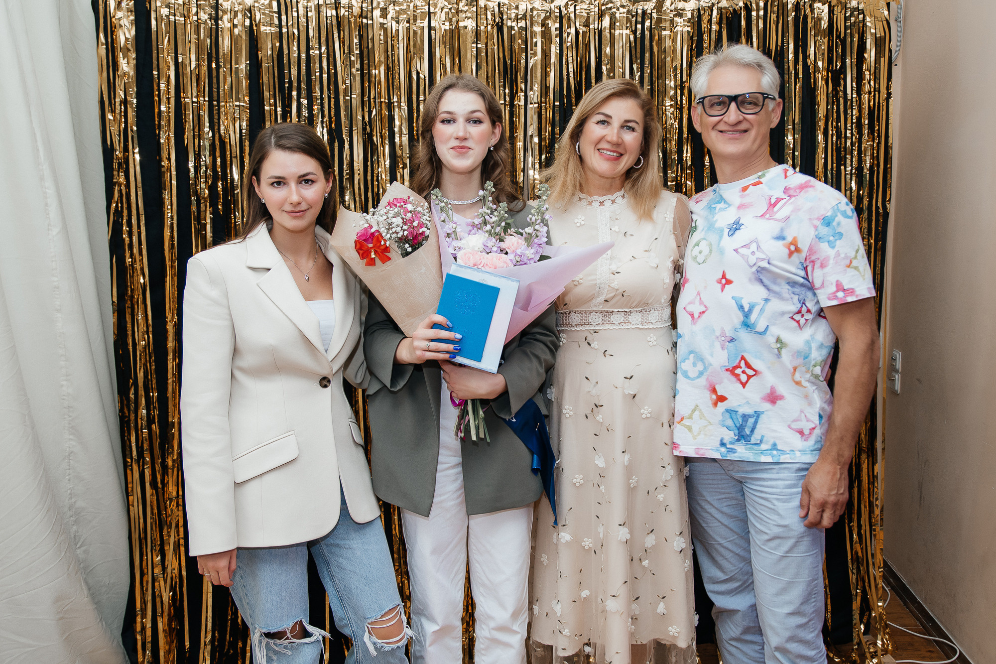 101 лицей — Вручение аттестатов (23 июня 2022). Свадебный и семейный фотограф Крамар Наталья