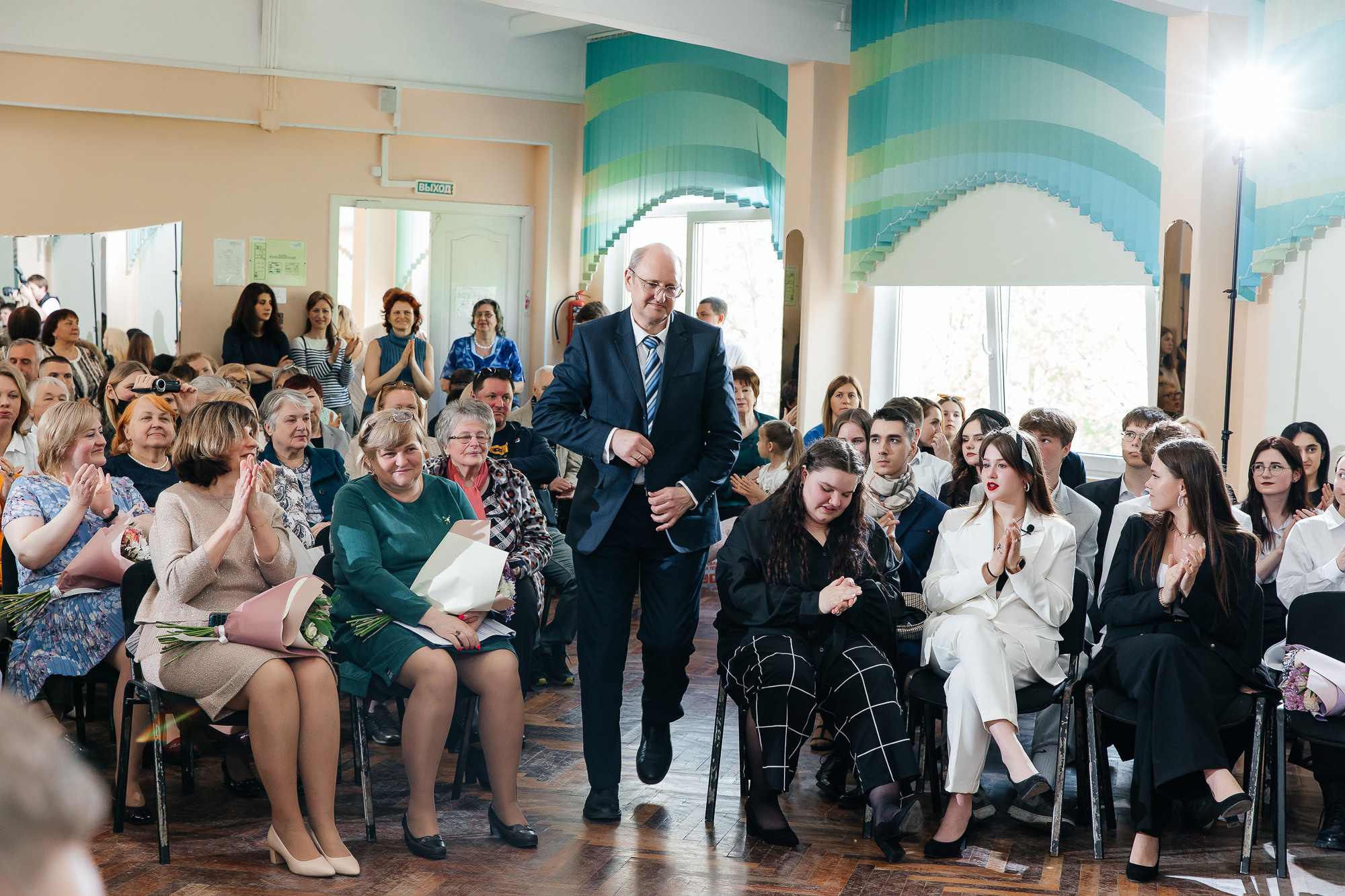 101 лицей — Последний звонок (25 мая 2022). Свадебный и семейный фотограф Крамар Наталья