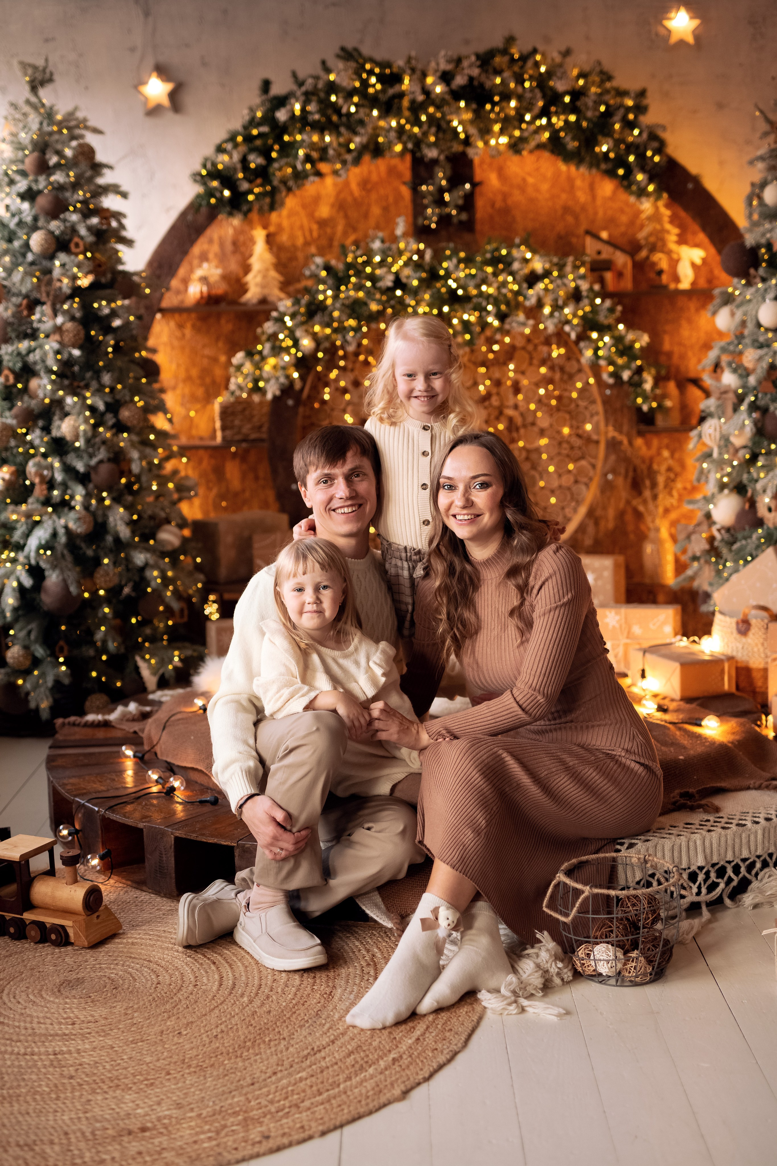 Семья в новогодней студии. Семейный и детский фотограф в Москве Юлия