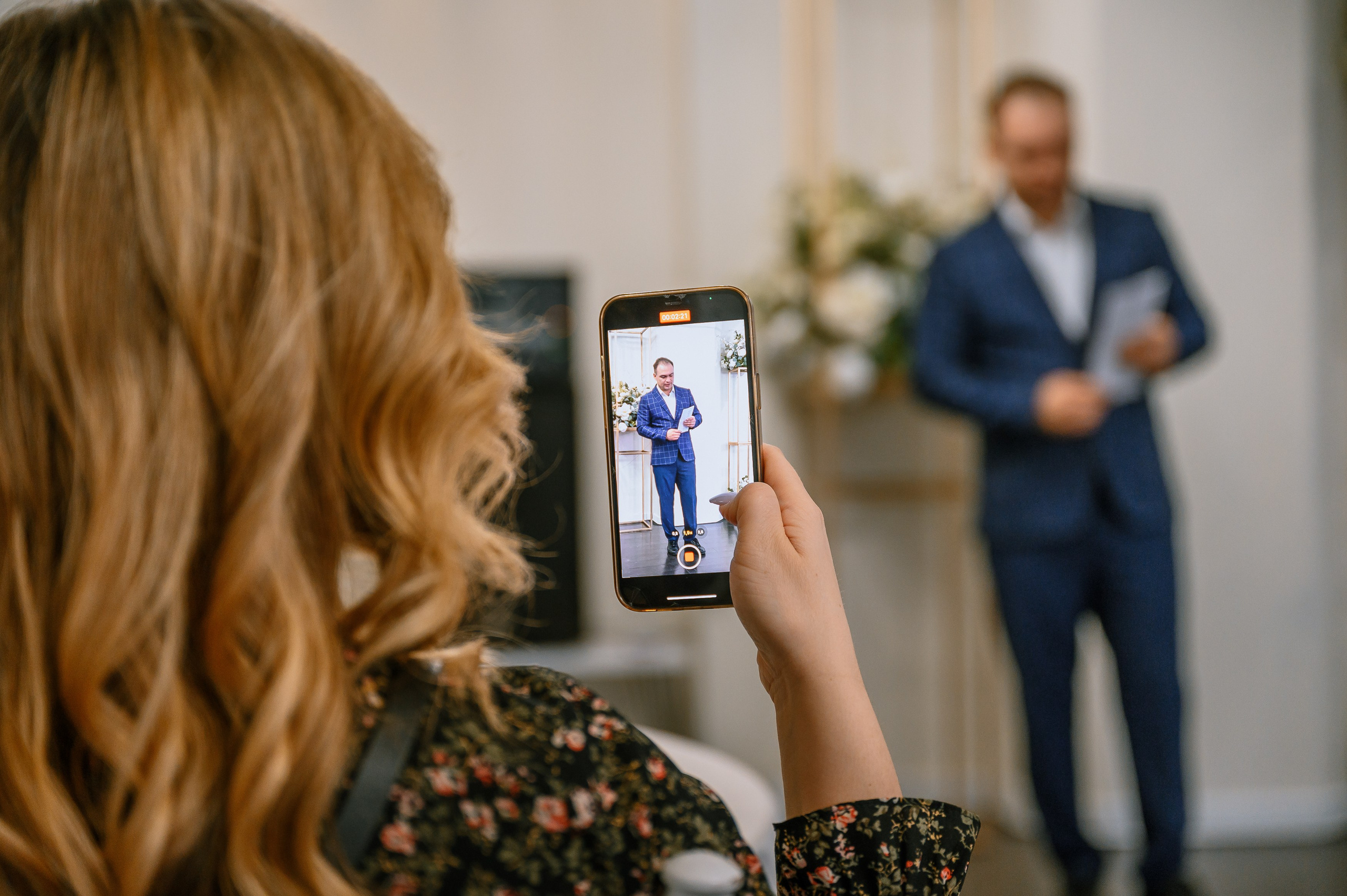 Поэтический вечер Ольги Любимовой. Свадебный и просто хороший фотограф в Челябинске