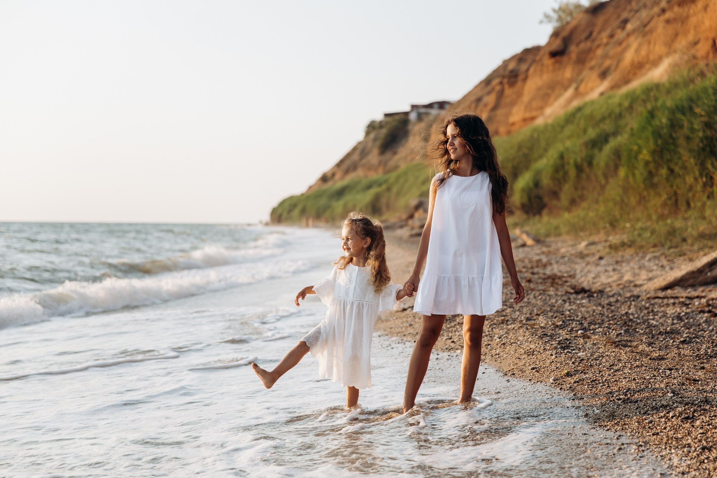 Дети и семьи. На моих фотографиях дети всегда улыбаются и смеются по-настоящему. Я знаю что для этого нужно. Применяю секретный секрет). Фотограф в Крыму — Федор зайцев. Свадебная, семейная и портретная съёмка. Фотографии для контента, для бизнеса. Корпоративная съёмка