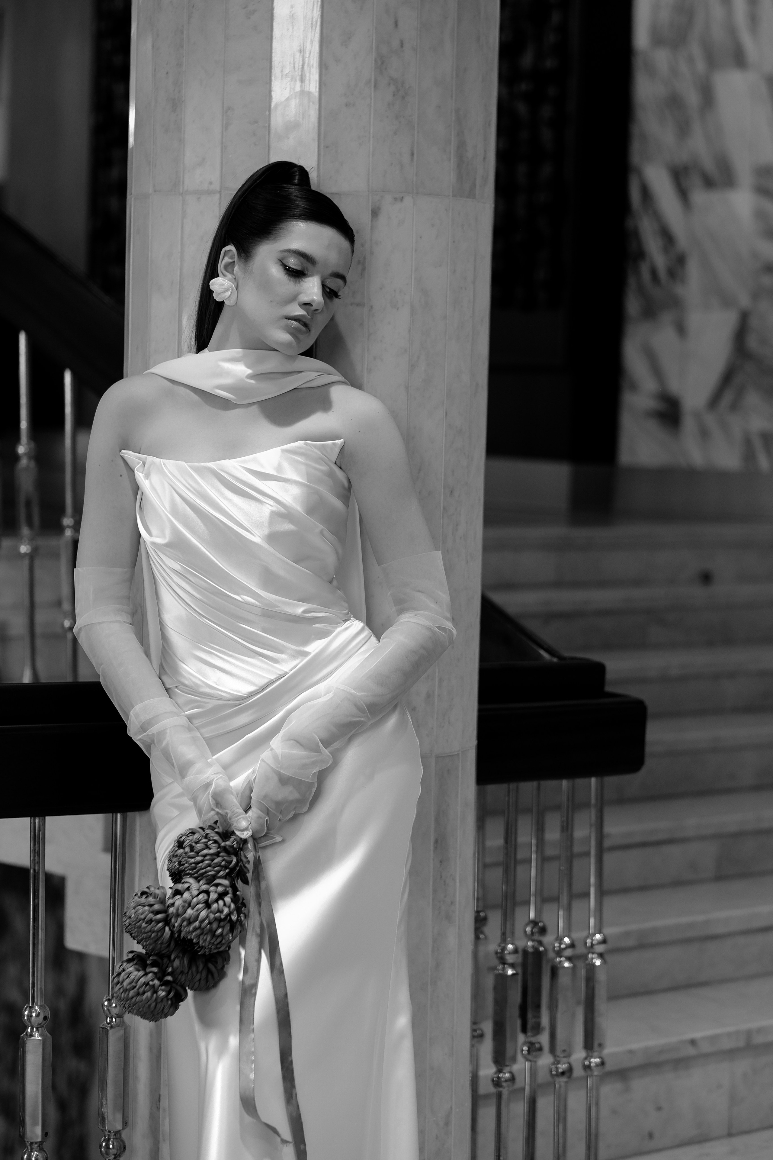 Свадебная фотосессия в театре драмы имени Наума Орлова. Свадебный фотограф в Челябинске Сырчикова Наталья