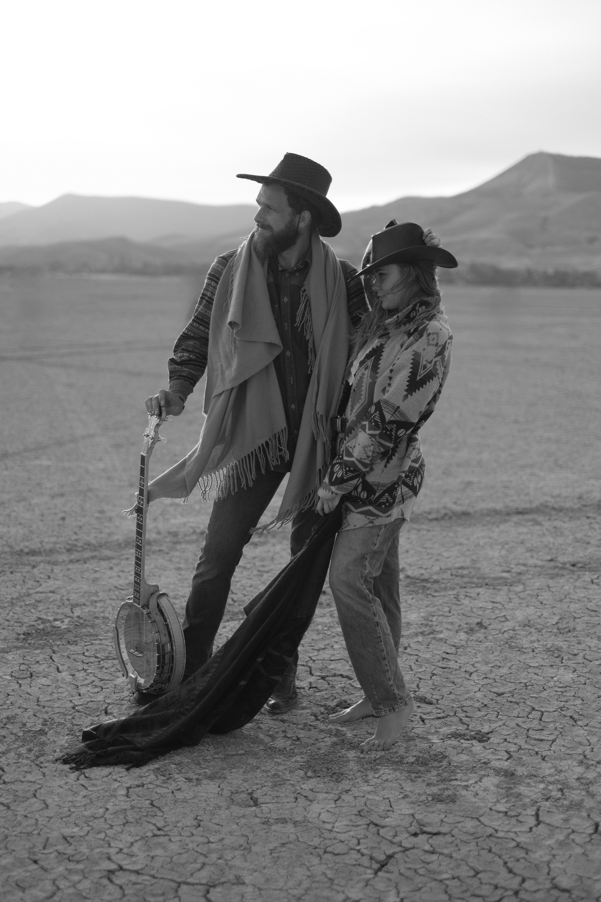 История любви. Дикий запад, ковбойские фильм, лихие ребята, прошлые века, wild west. Профессиональная фотосъемка в Крыму. Натуральные эмоции и живые кадры. Забронируйте дату прямо сейчас!