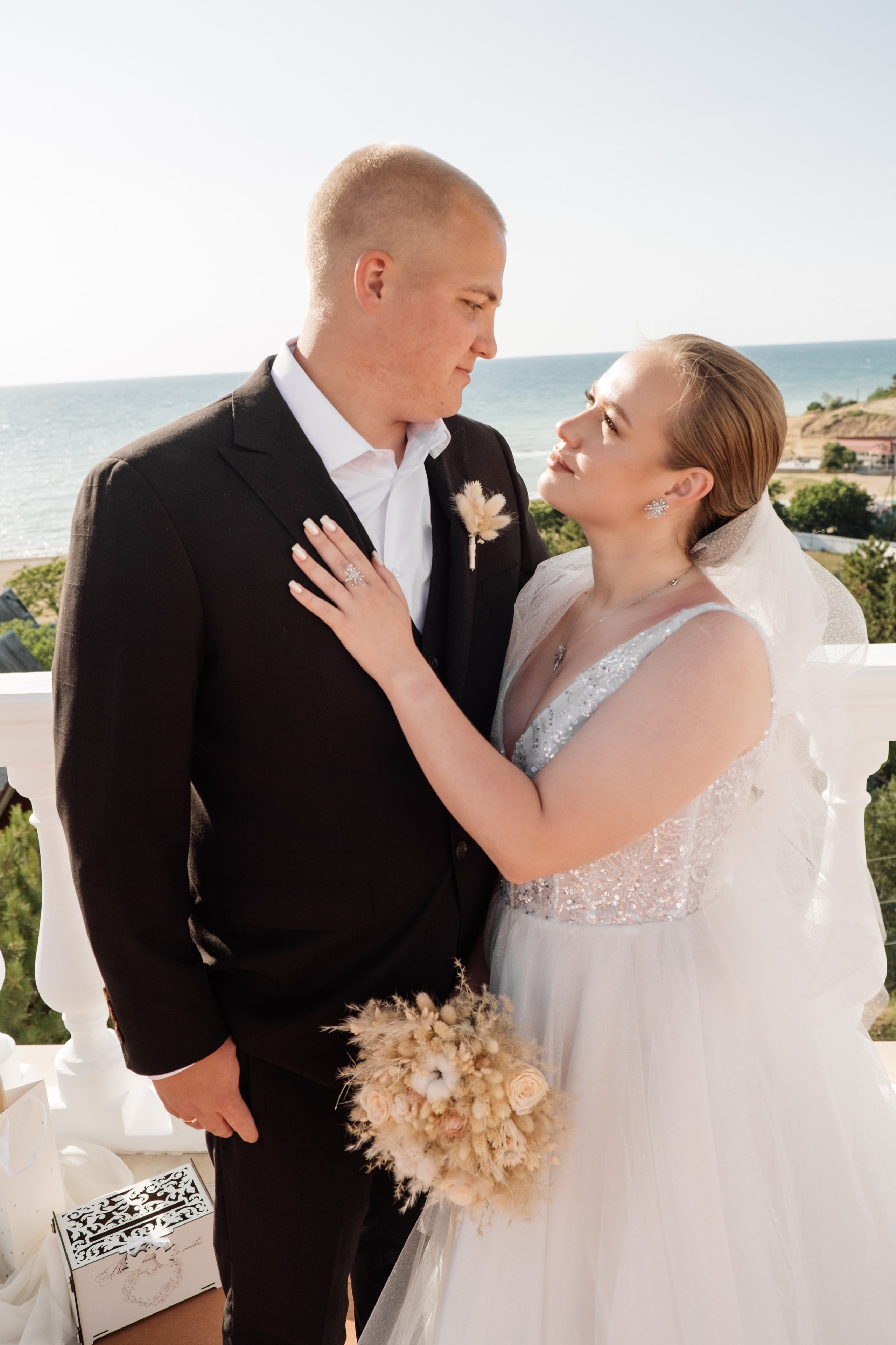 Свадебный ретопртаж. Профессиональная фотосъемка в Крыму. Натуральные эмоции и живые кадры. Забронируйте дату прямо сейчас!