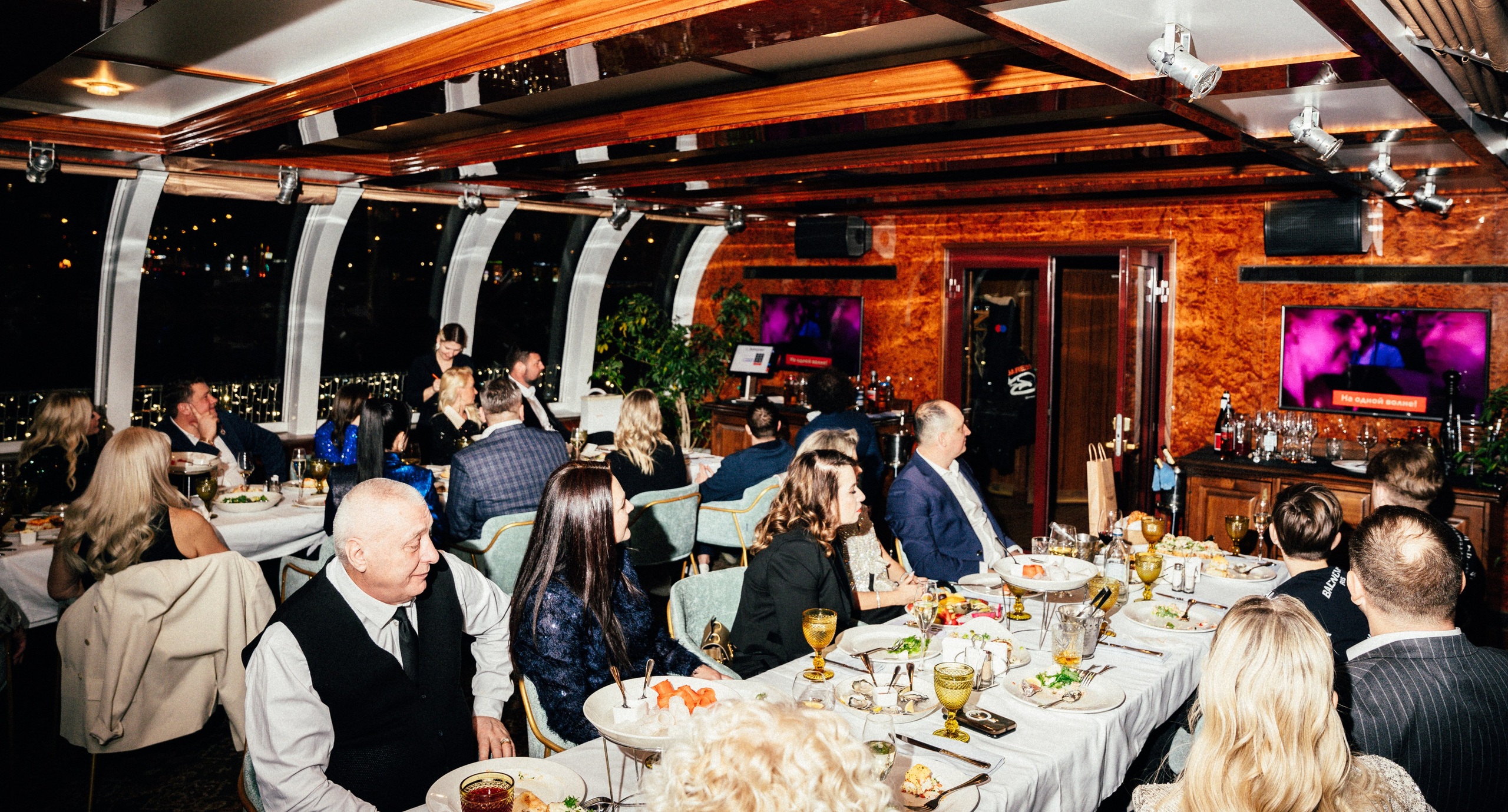 Корпоратив Erwin Река. Портретный и репортажный фотограф