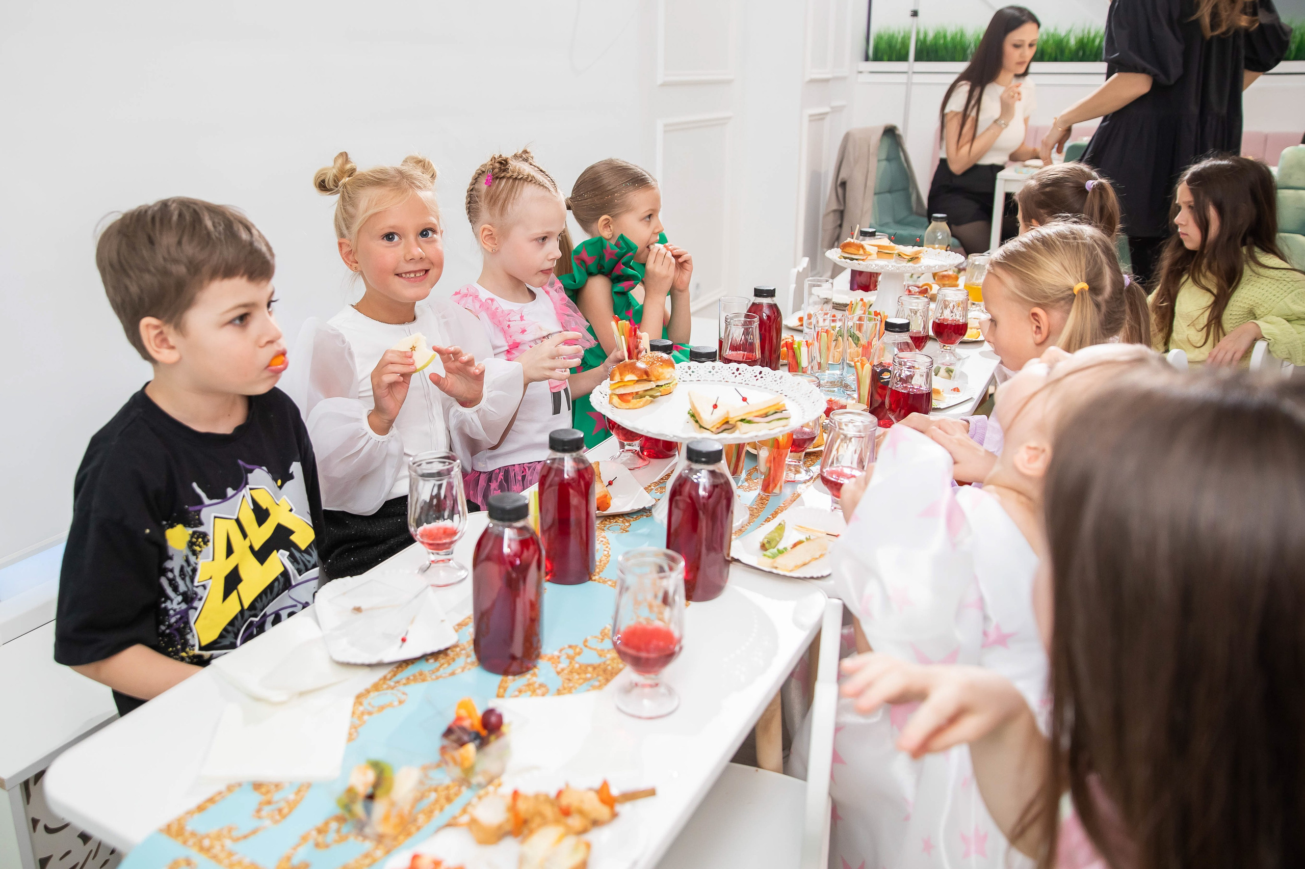 День рождения в стиле «Уэнсдэй». NesterovaMaria.ru