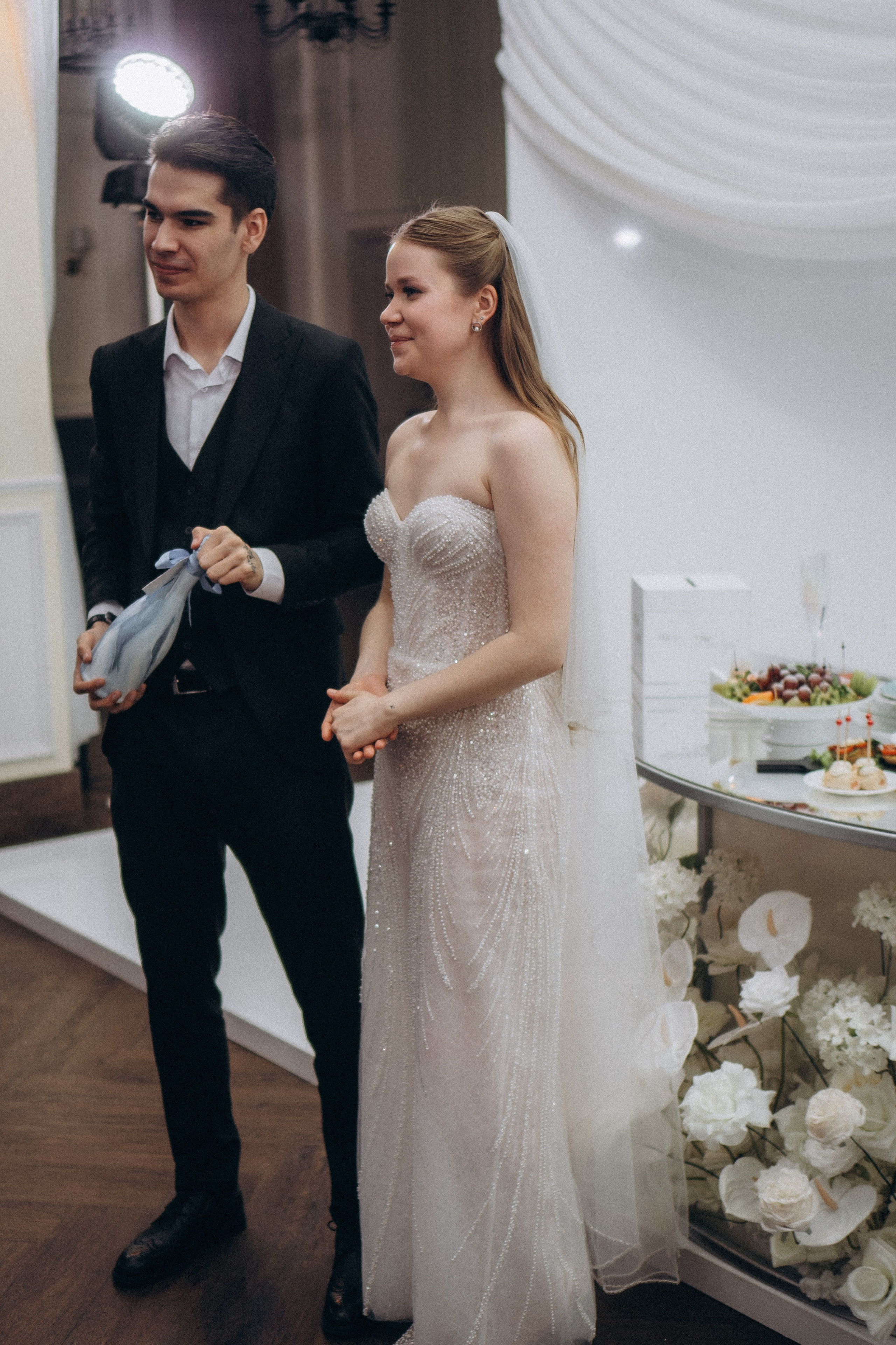 СВАДЕБНАЯ СЬЕМКА СБОРОВ В ОТЕЛЕ И ВЫЕЗД НА ЦЕРЕМОНИЮ (СНЯТО В СИБИРЕ В НИЖНЕВАРТОВСКЕ). Профессиональный фотограф, Санкт-Петербург — Виктория Богомолова