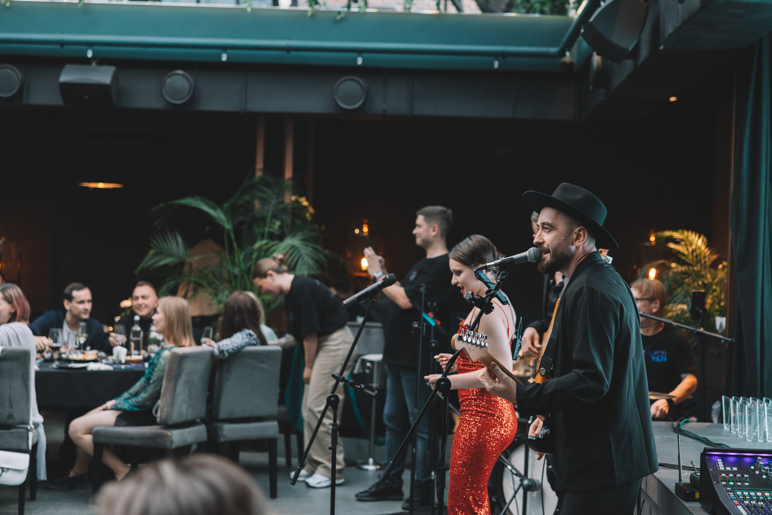 Репортажный фотограф на корпоратив, день рождения и другие мороприятия. Свадебный фотограф в Москве — Оскар Гелманов