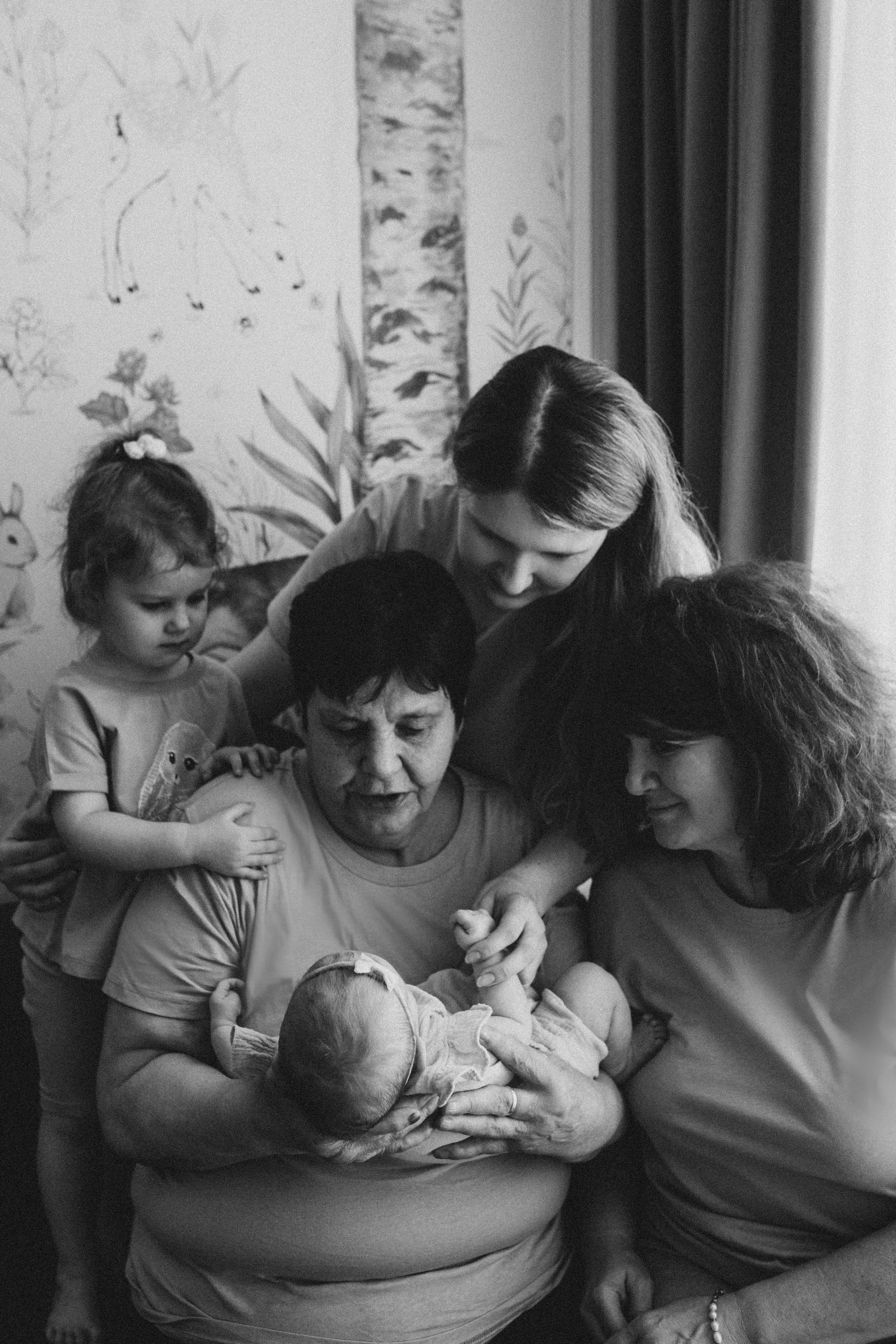 Женская линия. Фотограф новорожденных в г. Барнаул Ренпенинг Катерина