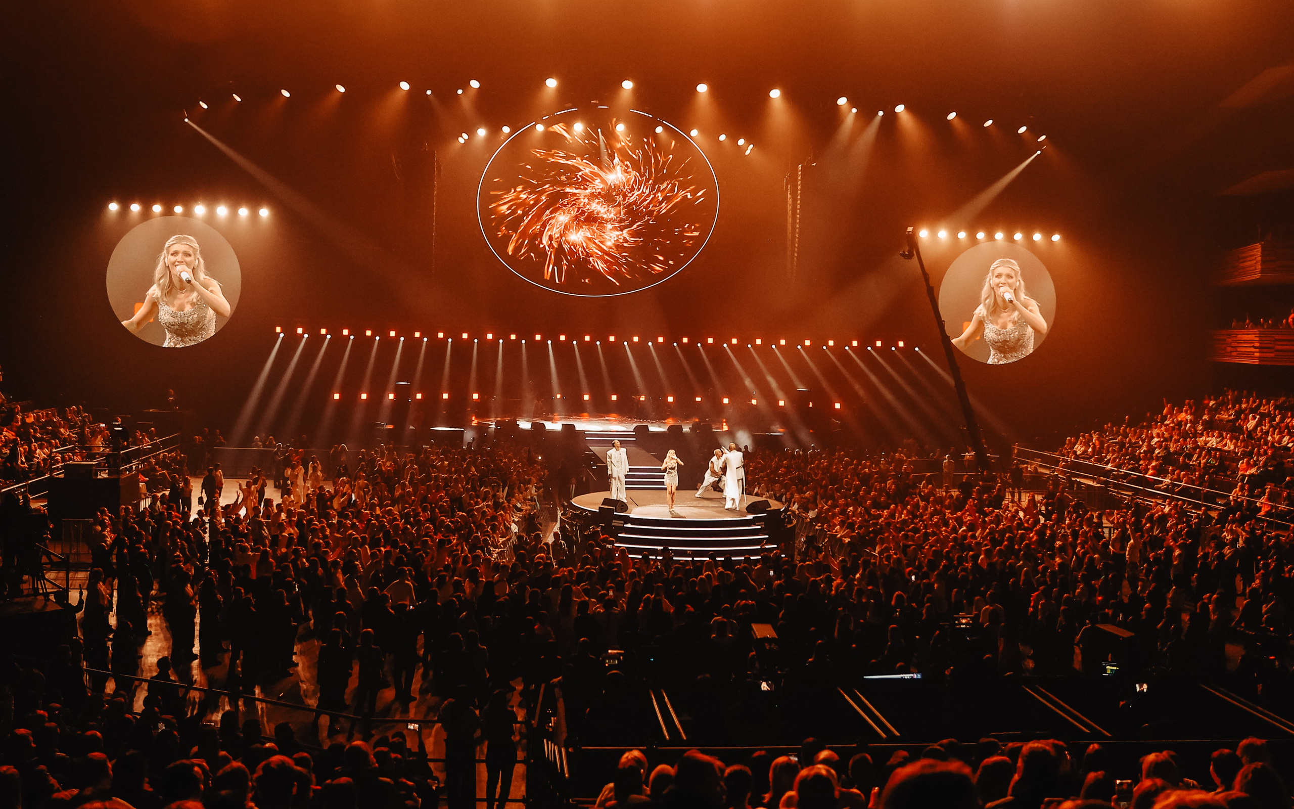 ПЕРВАЯ ЛЕДИ @LIVE ARENA