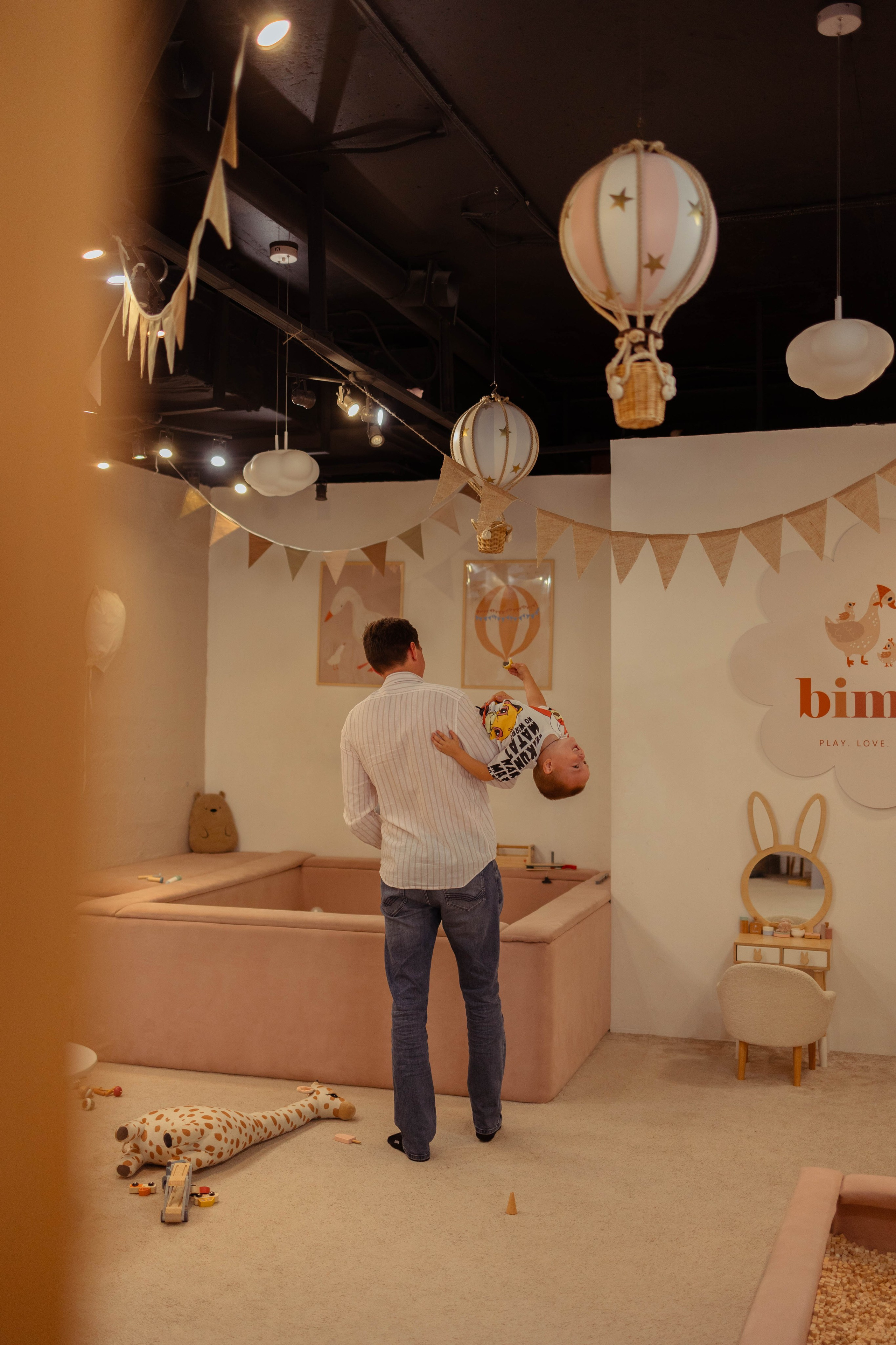 Еве 1 год в кофте «Бимби». Фотография о важном