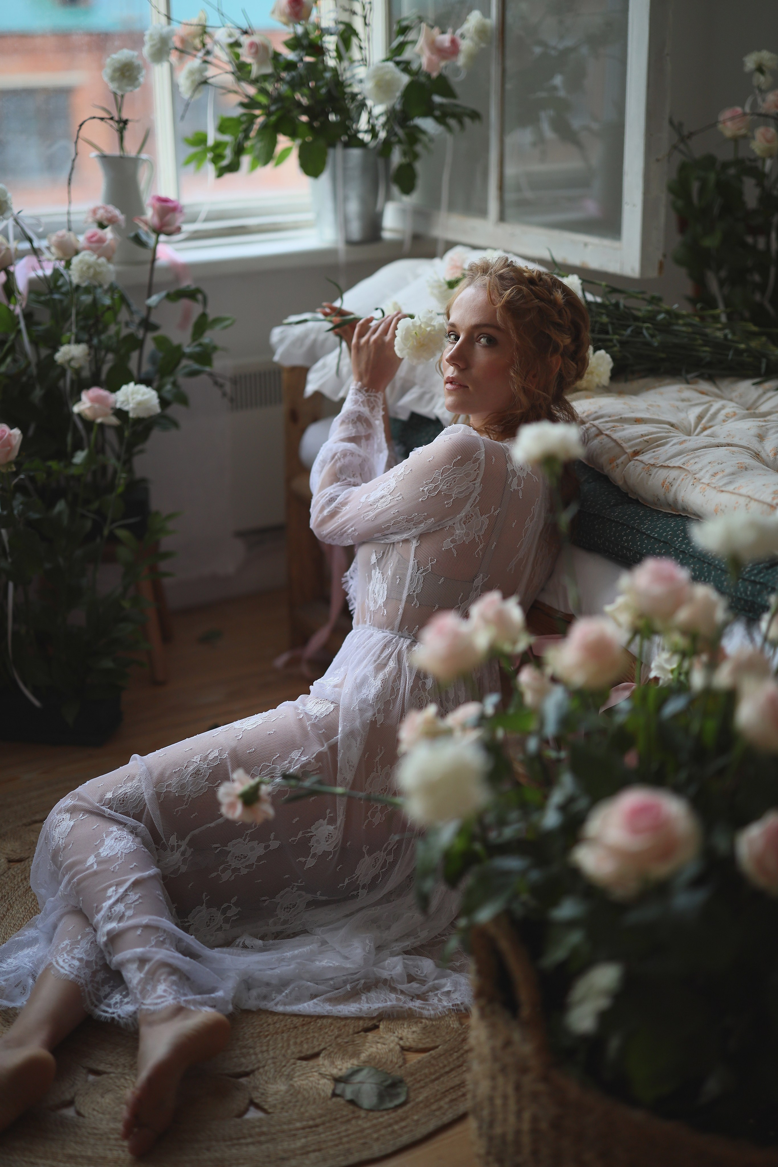 Фотосессия с живыми цветами для Дарьи. Свадебный и семейный фотограф в Абхазии Жанна Соснина