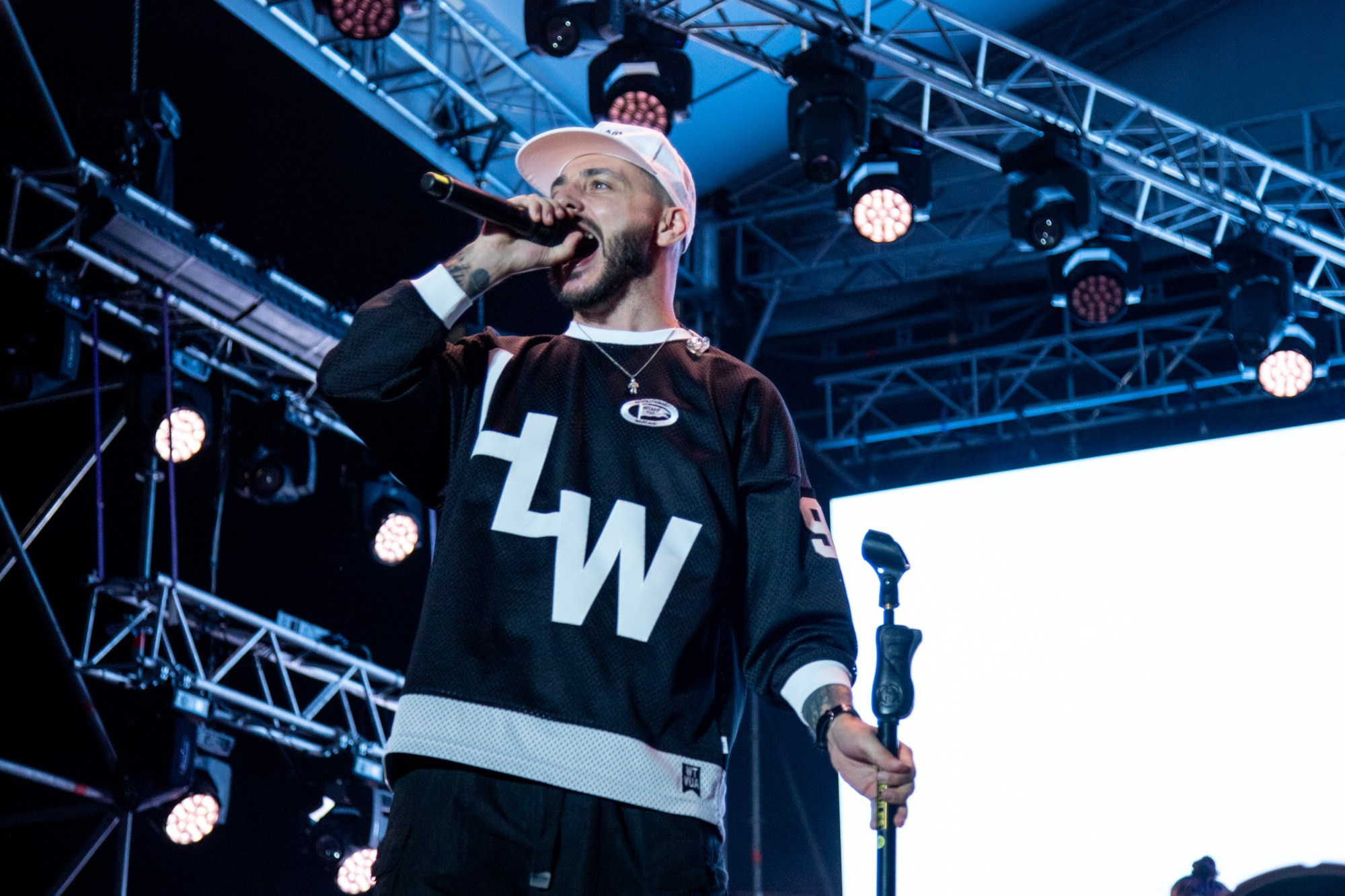 L'One. Репортажный, промышленный и маркетплейс-фотограф Дмитрий Чернат