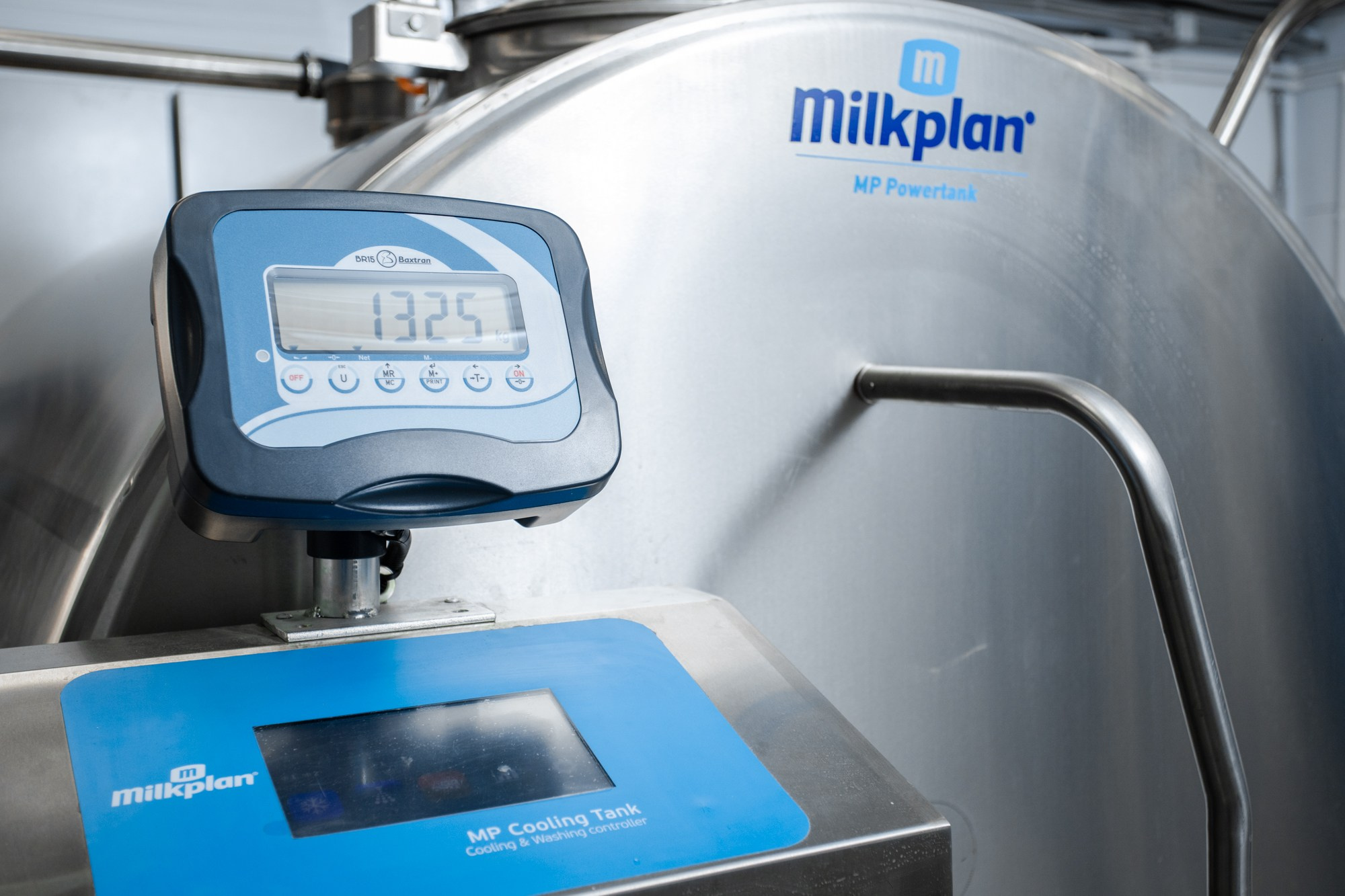 Оборудование хранения молока. Репортажный, промышленный и маркетплейс-фотограф Дмитрий Чернат