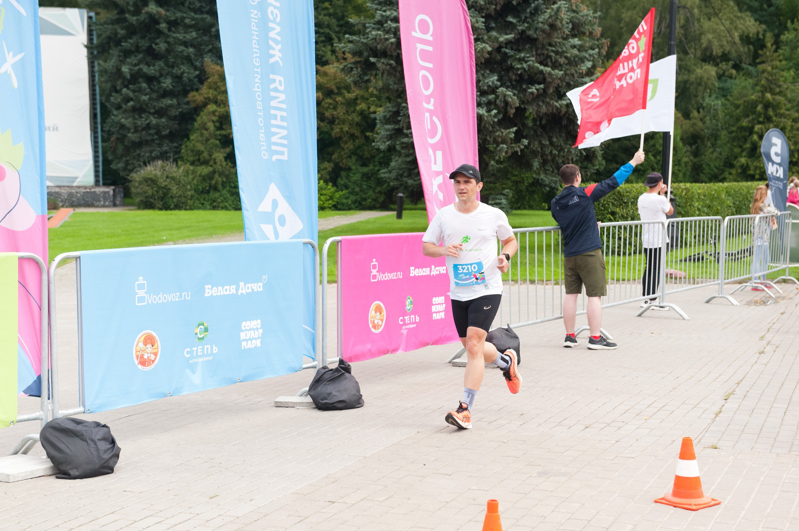 Корпоративное. Забег X5 Retail Group. Репортажный фотограф и видеограф Слава Думчев. Тимбилдинги, отчетники, корпоративы
