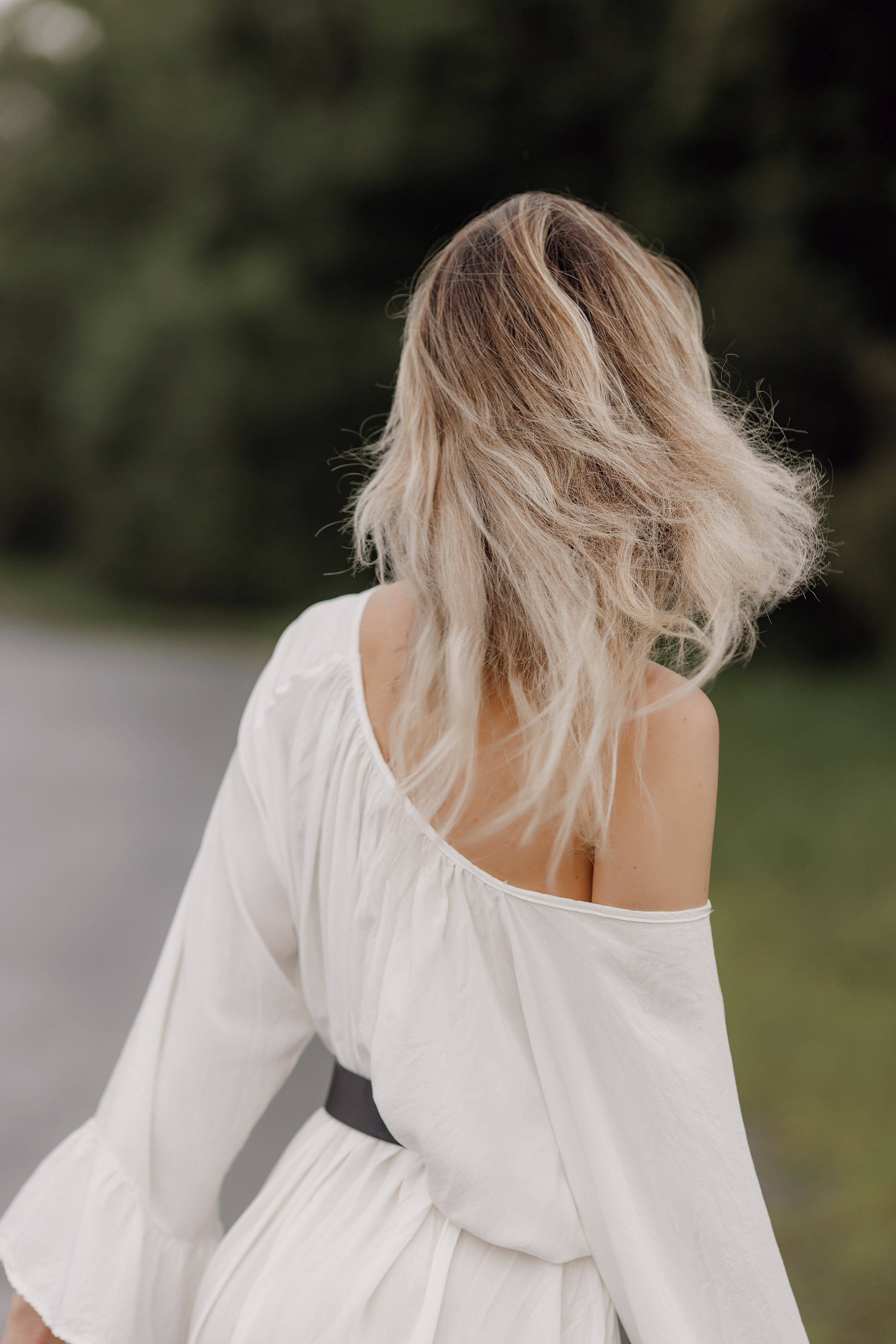 Вечерняя прогулка в поле. Свадебный фотограф Санкт-Петербург  Москва