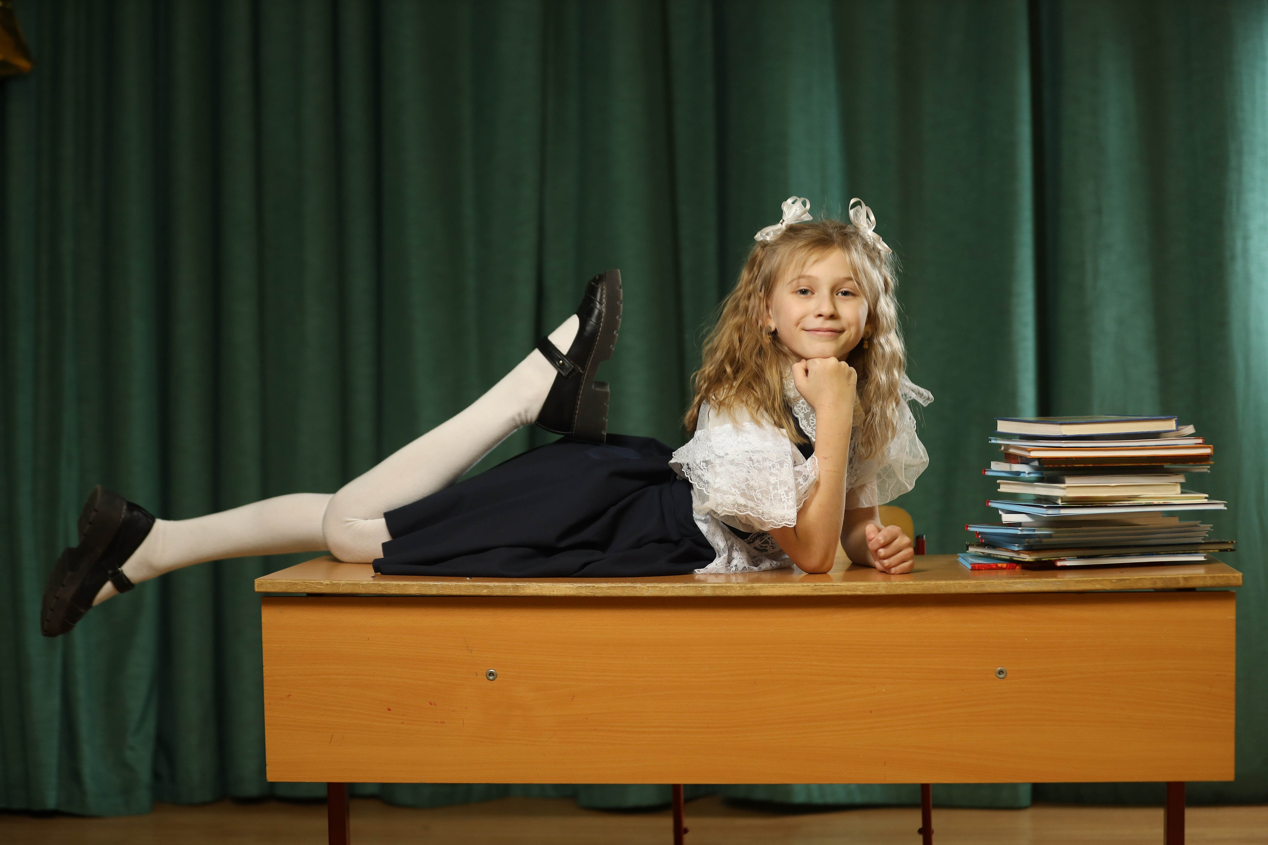 Школьный альбом 4-й класс. Фотограф Антон Чупринин