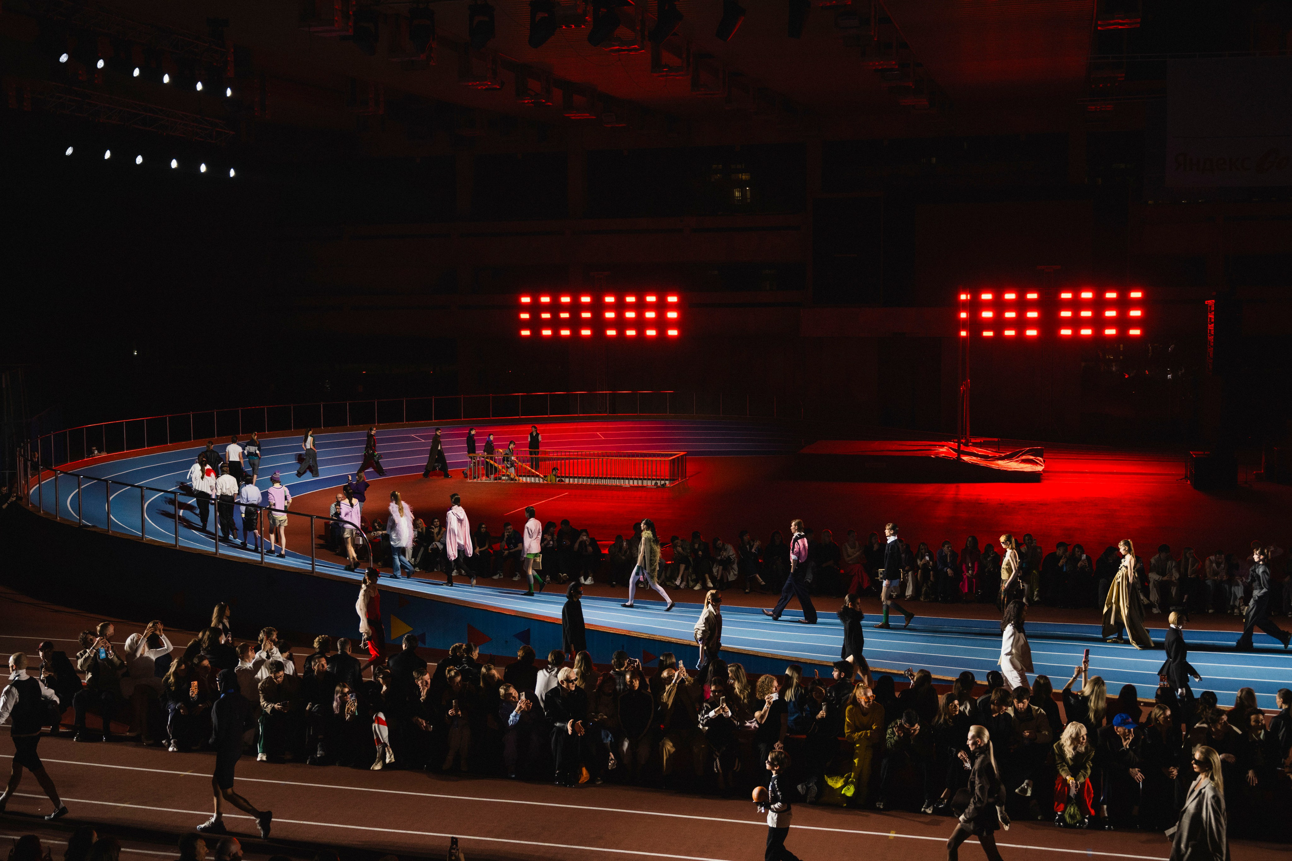 Yandex Market Fashion Show / 2026. OOPS TEAM