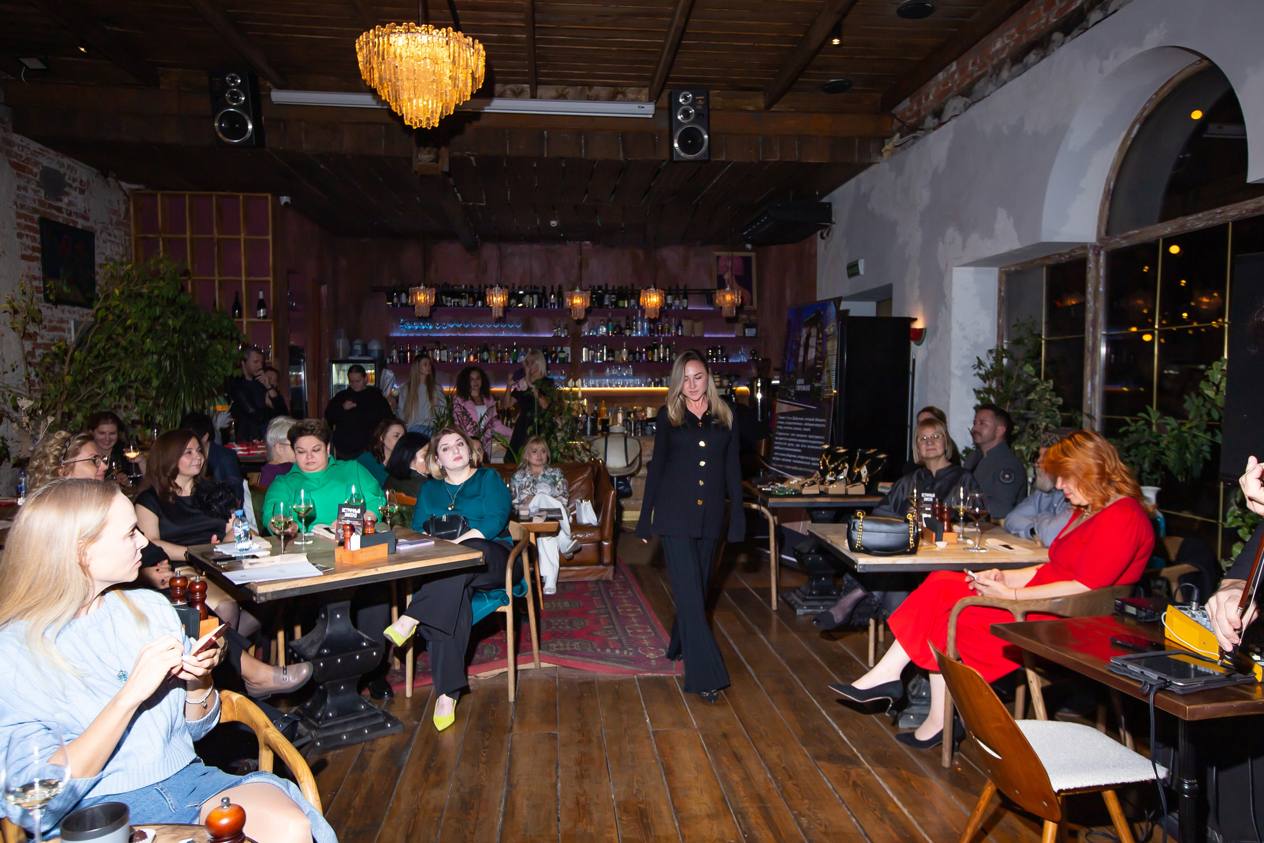 Клуб «Горожане». Свадебный фотограф Анастасия Багдасарян