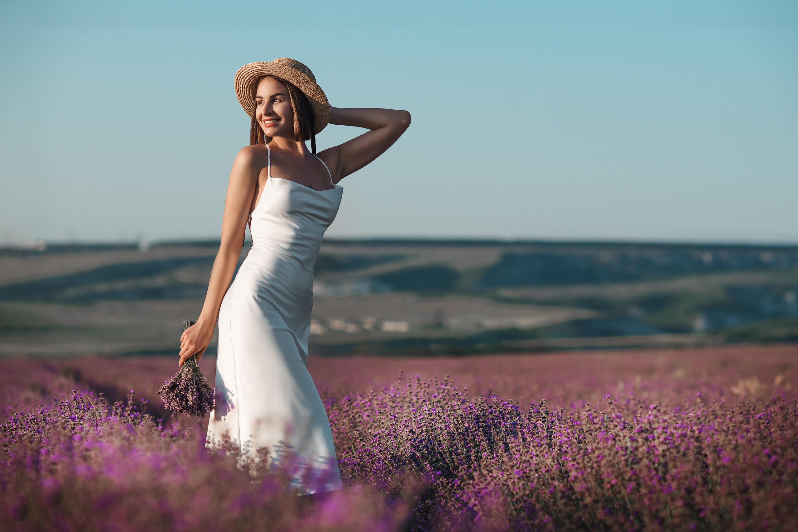 Фотосессия в лавандовом поле. Прогулочная фотосессия в Крыму. Фотограф в Симферополе Ольга Топоривская. Красивые места для фотосессий в Крыму.