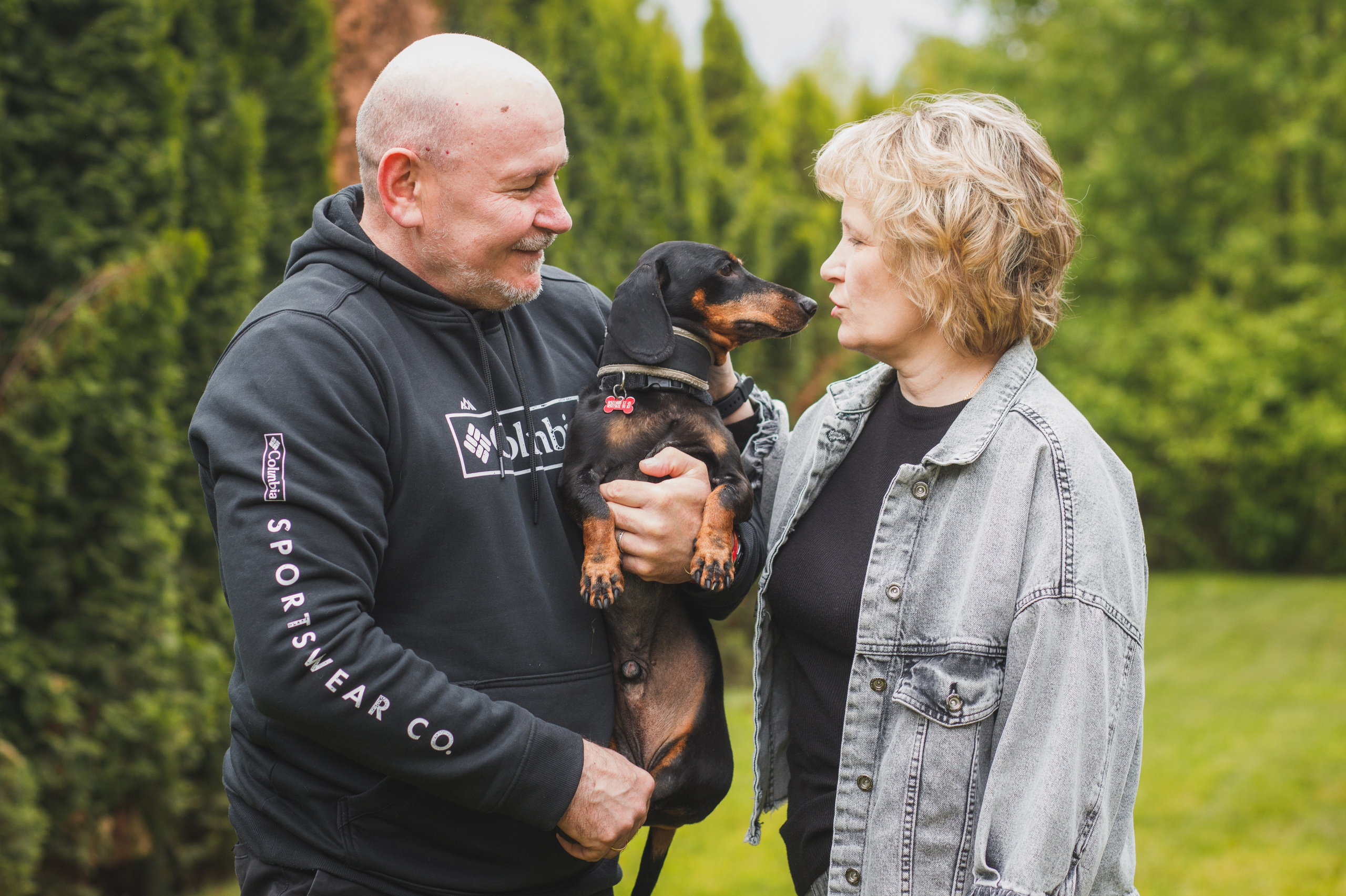 Фотопрогулка большой семьи с двумя собаками летом. Семейный и школьный фотограф в Москве Анна Ткач