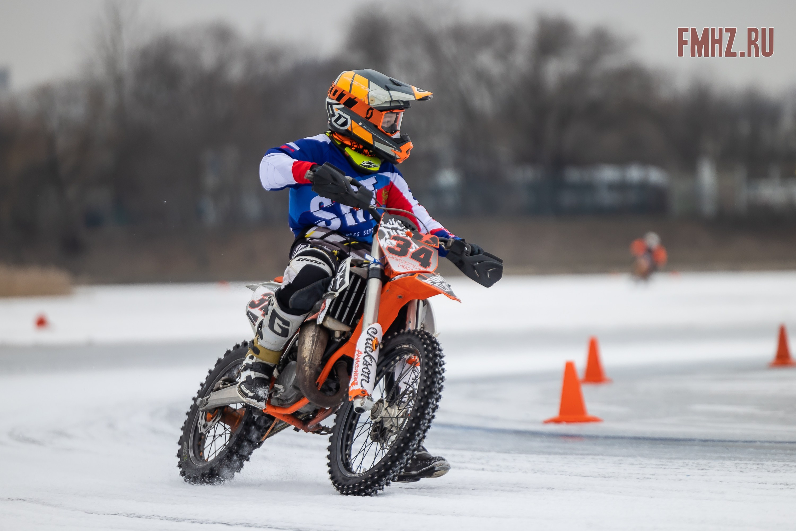 Первый этап Кубка МФР по мотокроссу на льду Большого Крылатского пруда в Москве. 8 февраля 2025 г. Фотограф Владимир Охрименко
