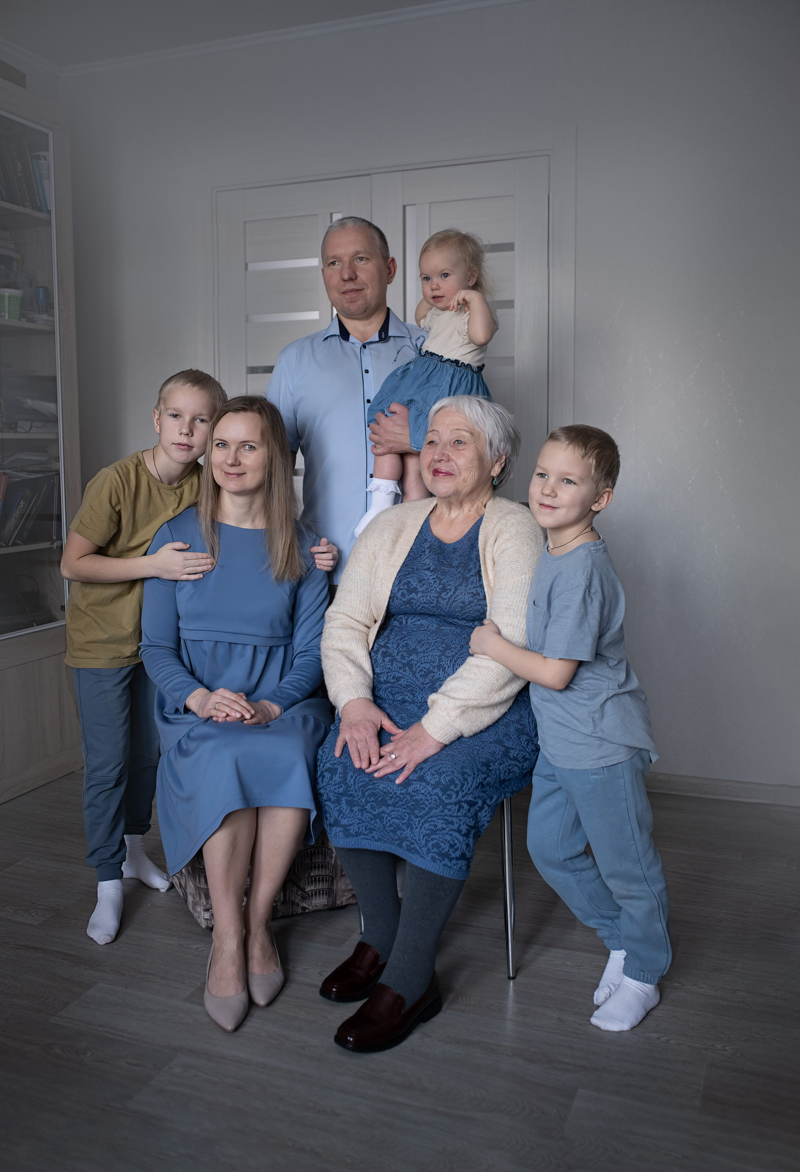 Семья Ляминых дома. Фотографы крещения/венчания  Красноярск Татьяна и Вячеслав Переваловы