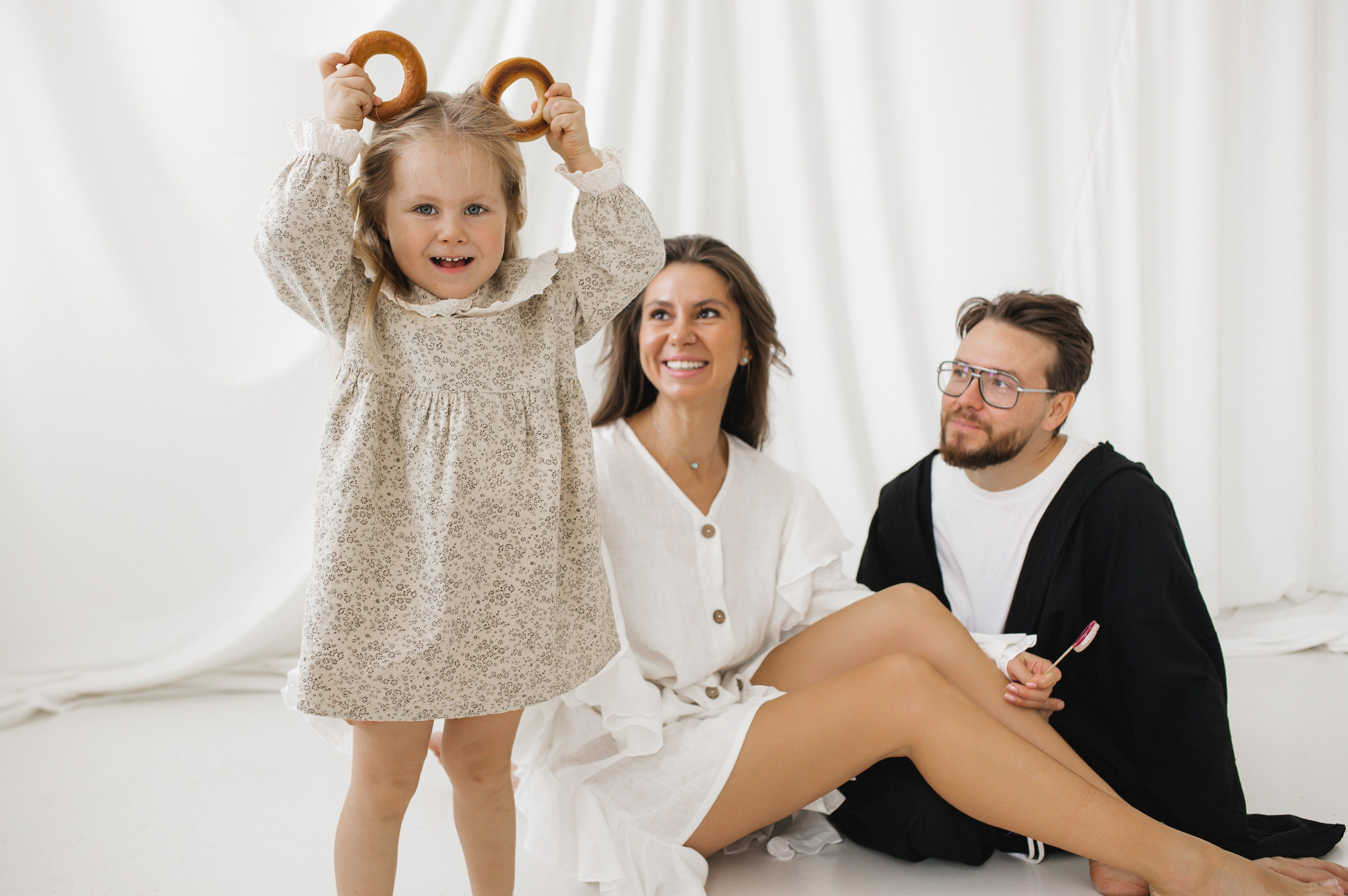 Тая с папой и мамой. Семейный и свадебный фотограф в Екатеринбурге Орлова Ирина