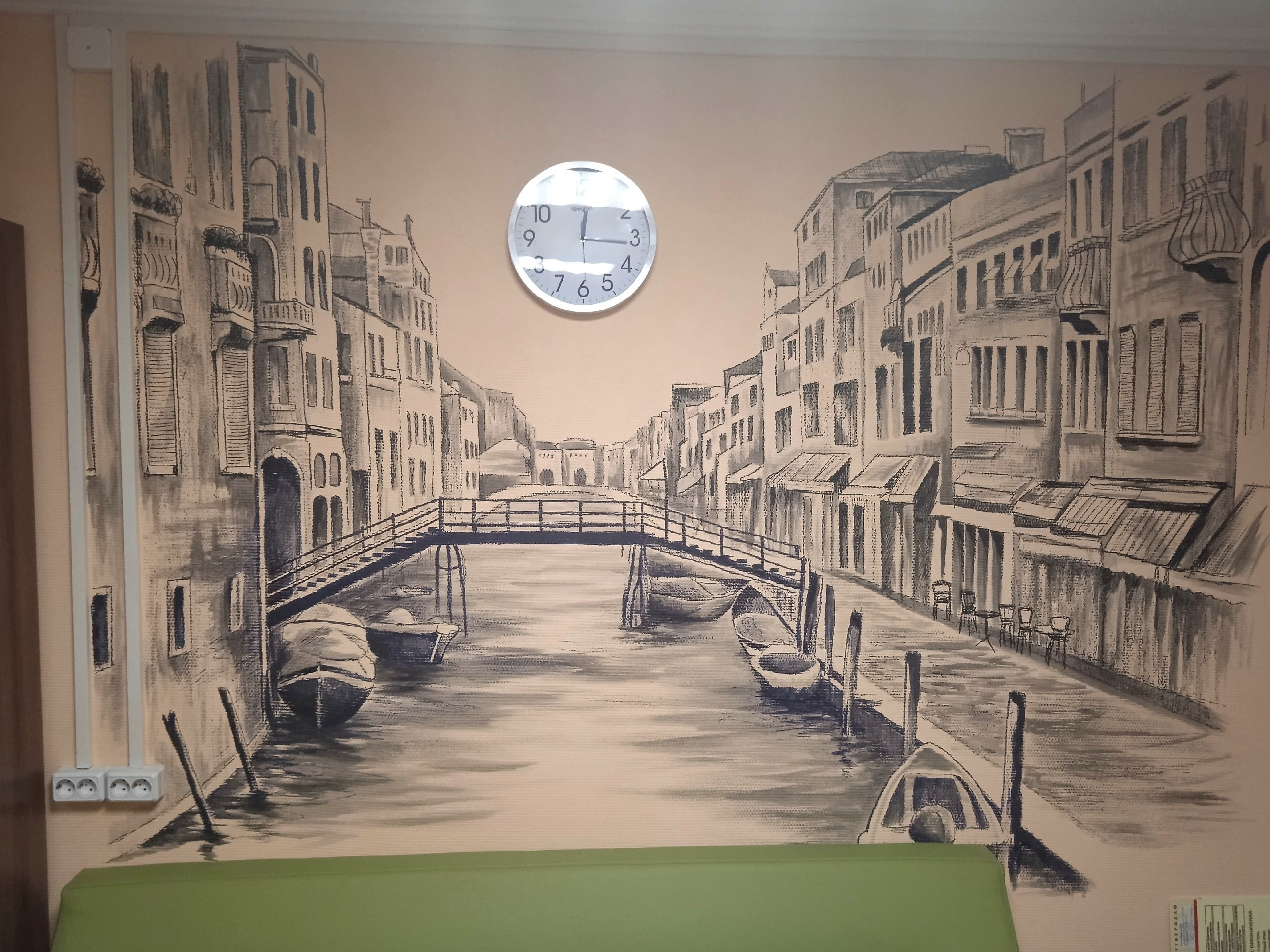 Роспись стен. Яр Панов Арт.Картины, татуировки, роспись стен и одежды в Москве