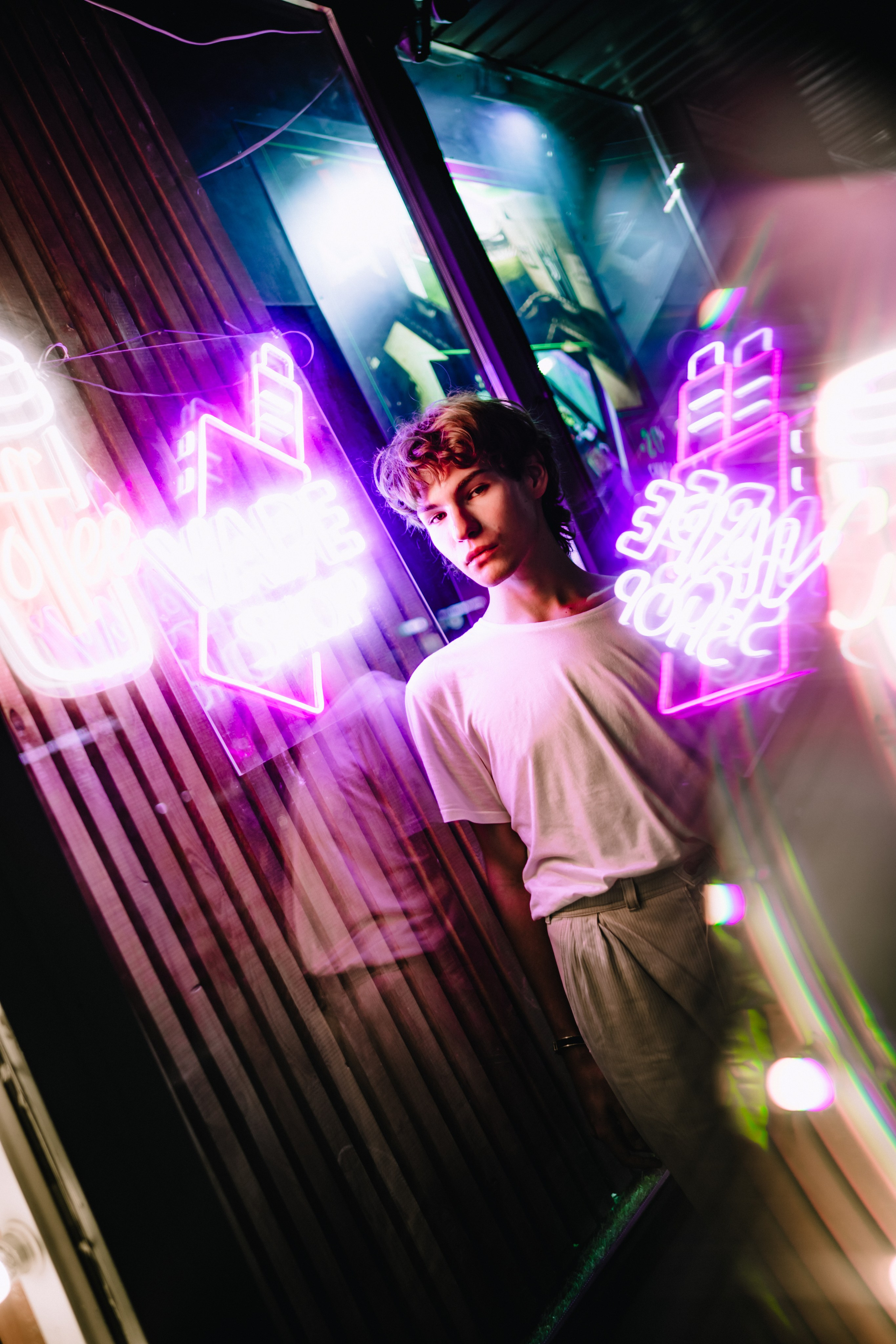 Глеб / EXTRA UNCONTROLLED BOKEH & Refraction of the Showcase. Felixtones