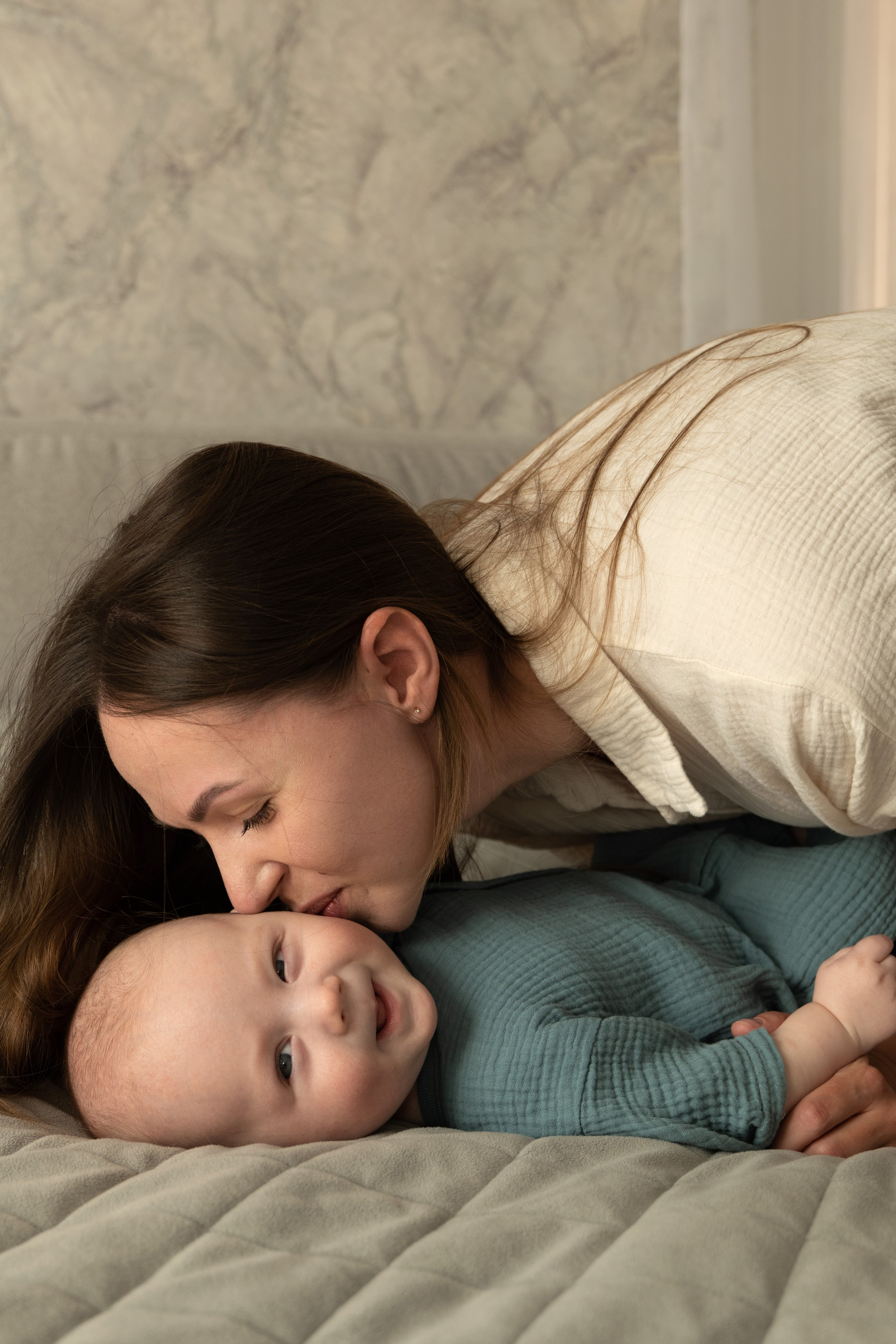 Мама и малыш (5 месяцев). Фотограф видеограф Ольга Василевская