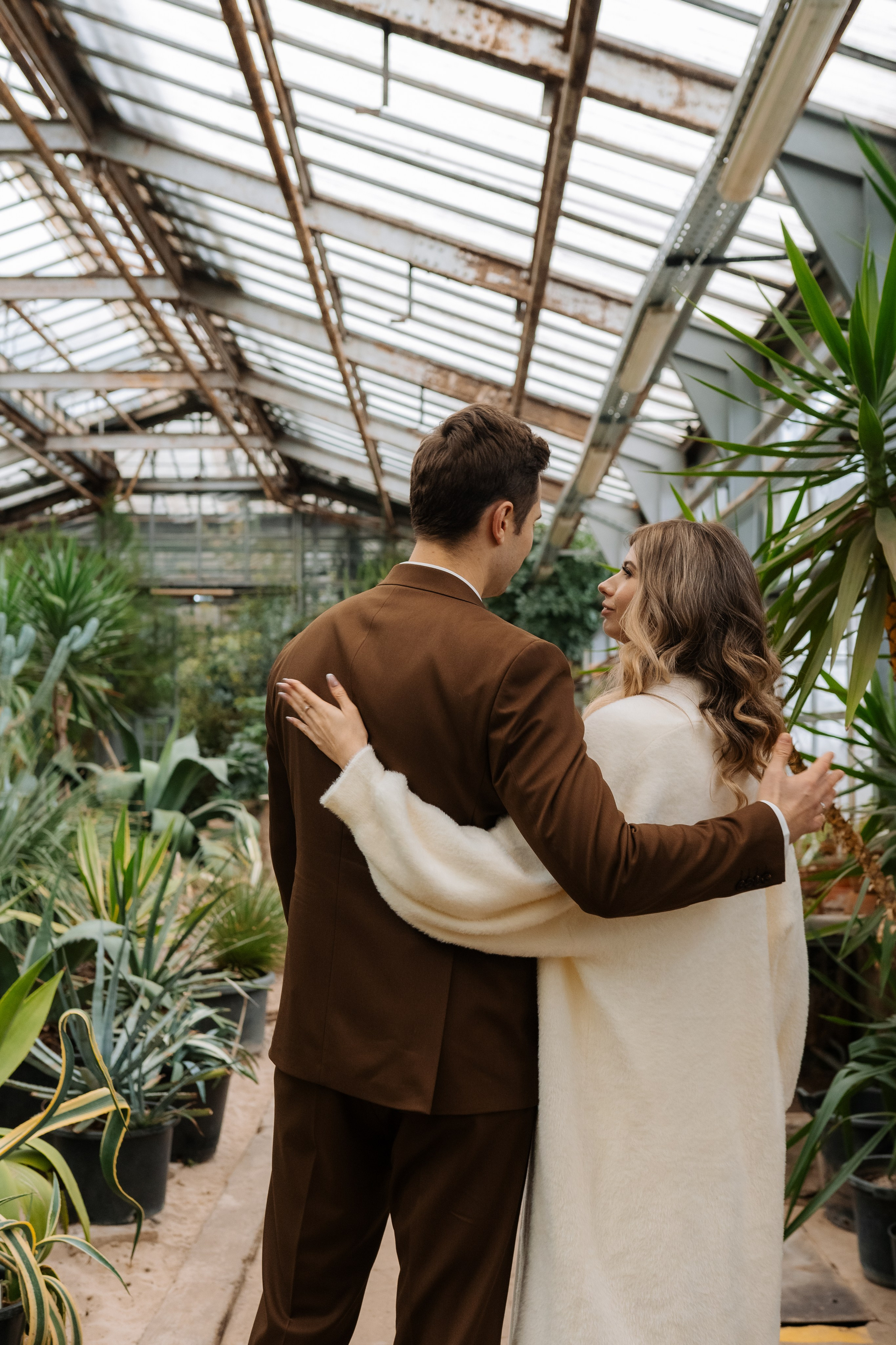 Свадебная фотосессия в оранжерее, Москва. Свадебный фотограф в Москве Анна Полушина