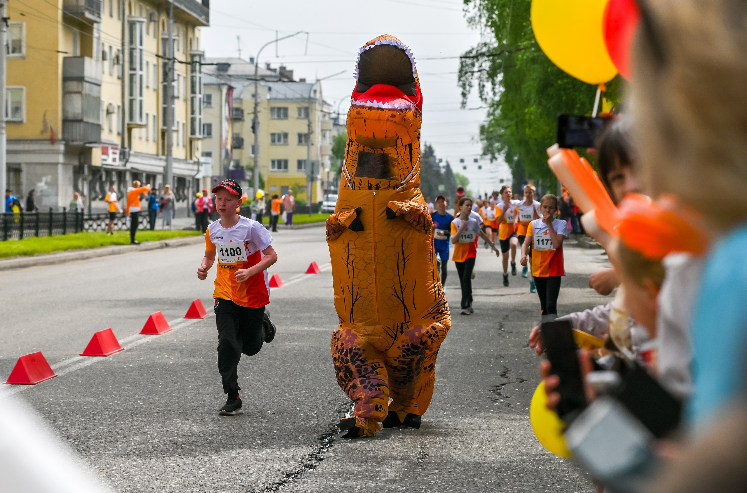 Забег «Дай пять» в Новокузнецке 26.05.2024. Репортажный профессиональный фотограф-любитель