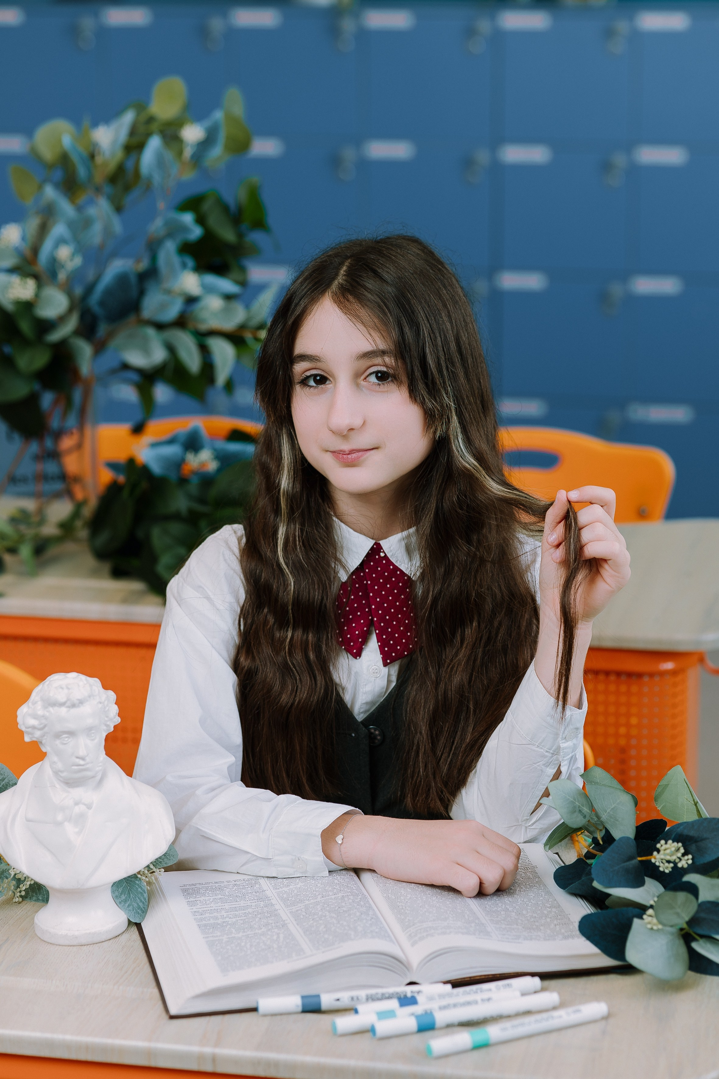 Портреты за партой в классе- Весна. Выпускные альбомы Натальи Бутко: Новороссийск, Анапа, Геленджик