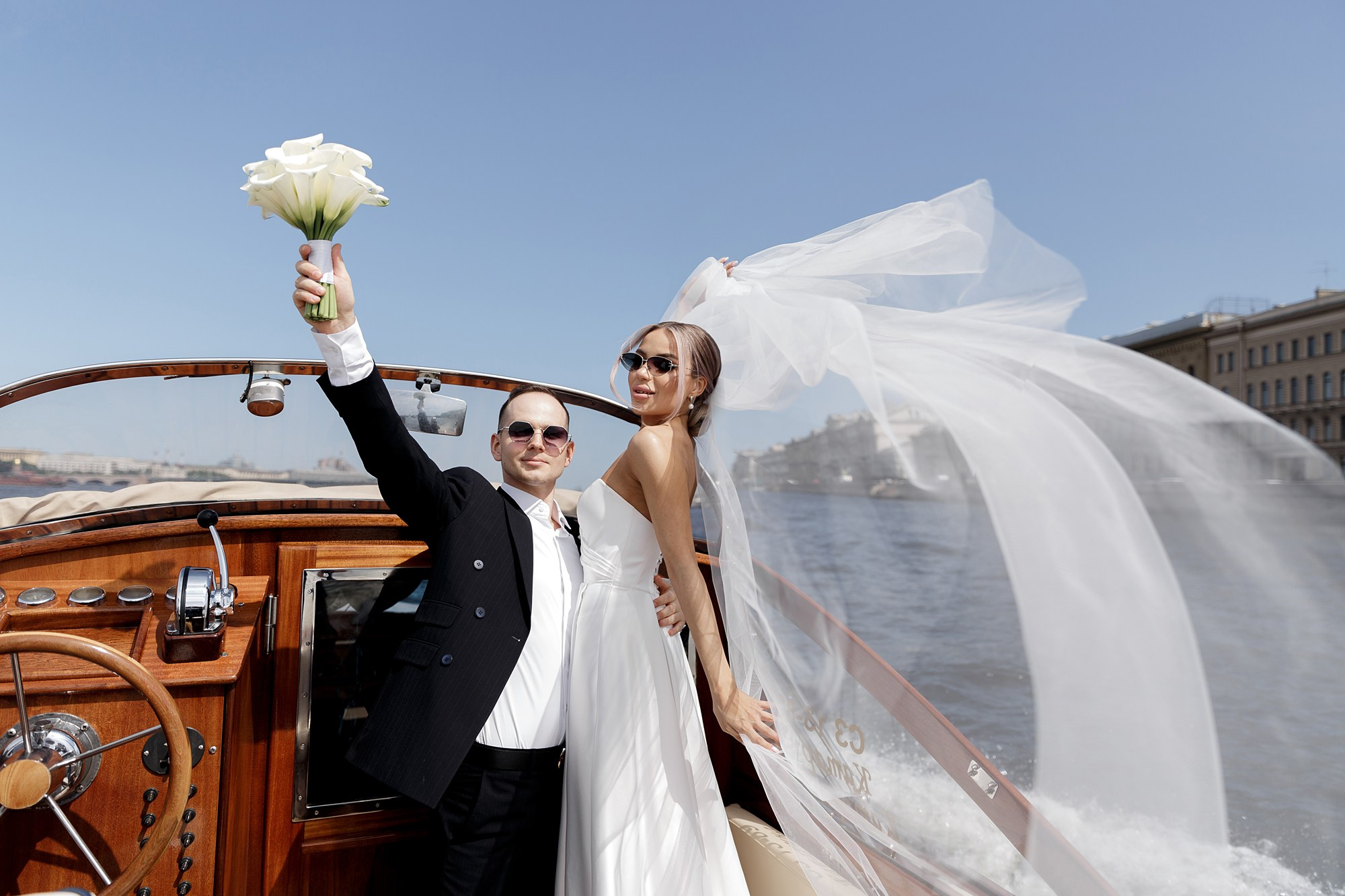 Свадьба на катере. Свадебный фотограф в Санкт-Петербурге Наталья Вендт
