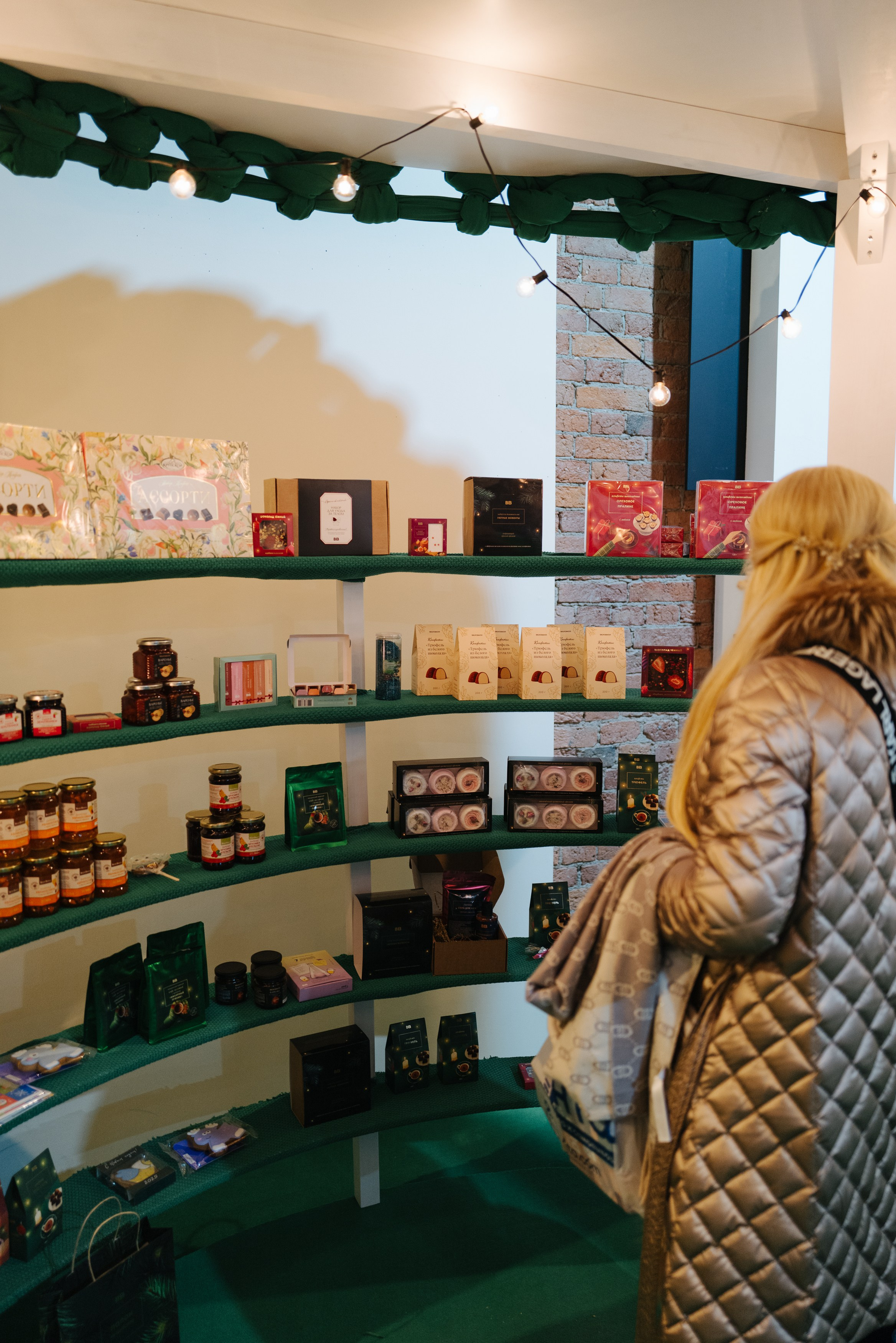21 декабря 2024 в Типографии Сытина / фото Валерий Белобеев. Фотоотчеты «Ламбада-маркета»