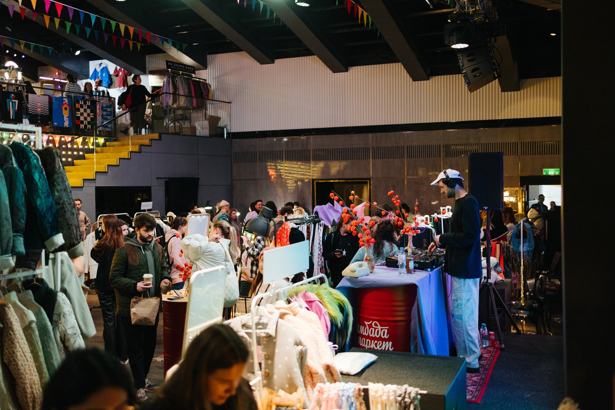 21–22 октября 2023 в Универмаге «Цветной» / фото Валерий Белобеев. Фотоотчеты «Ламбада-маркета»