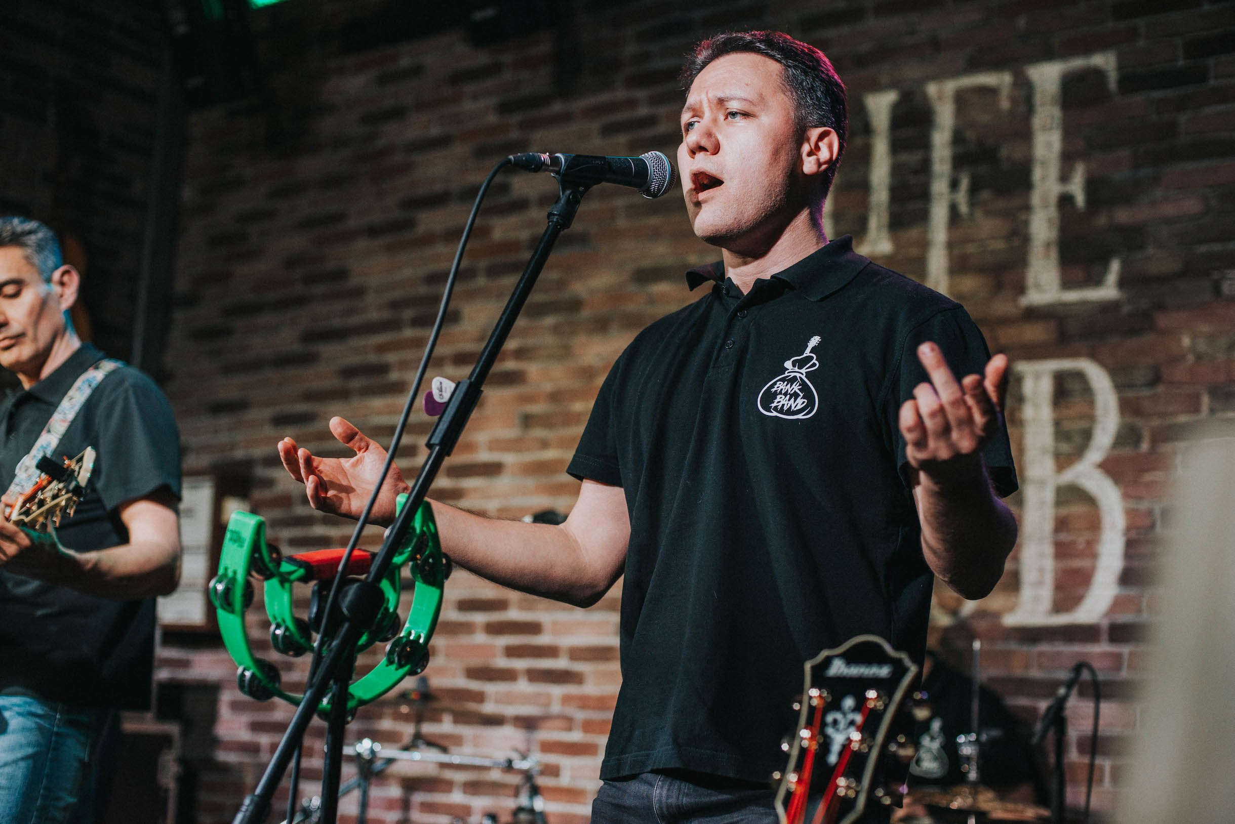 LifePub 16.03.2022. Московская кавер-группа BankBand