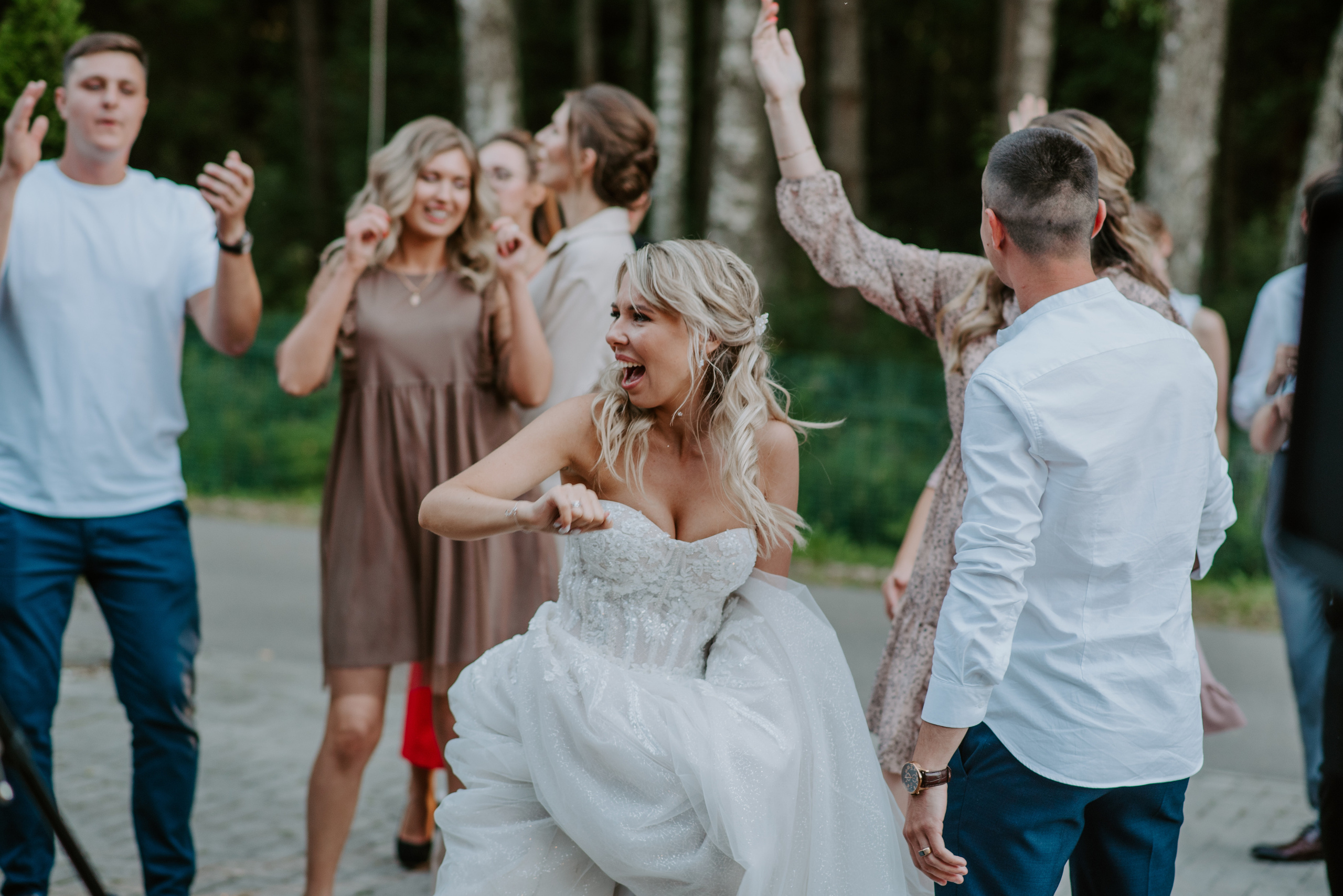 Водили хороводы. Свадебный, репортажный и семейный фотограф в Москве Арина Зак