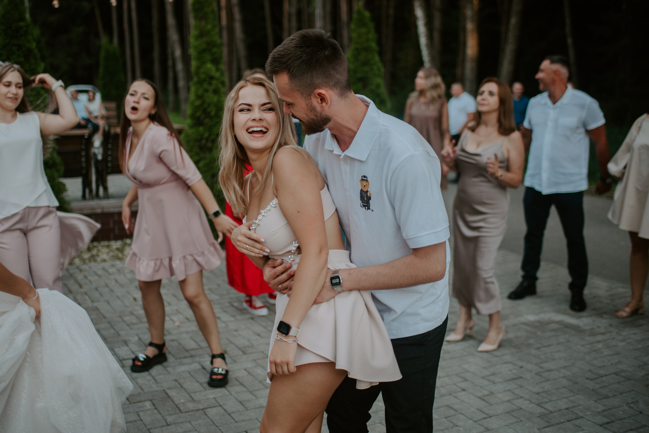 Водили хороводы. Свадебный, репортажный и семейный фотограф в Москве Арина Зак