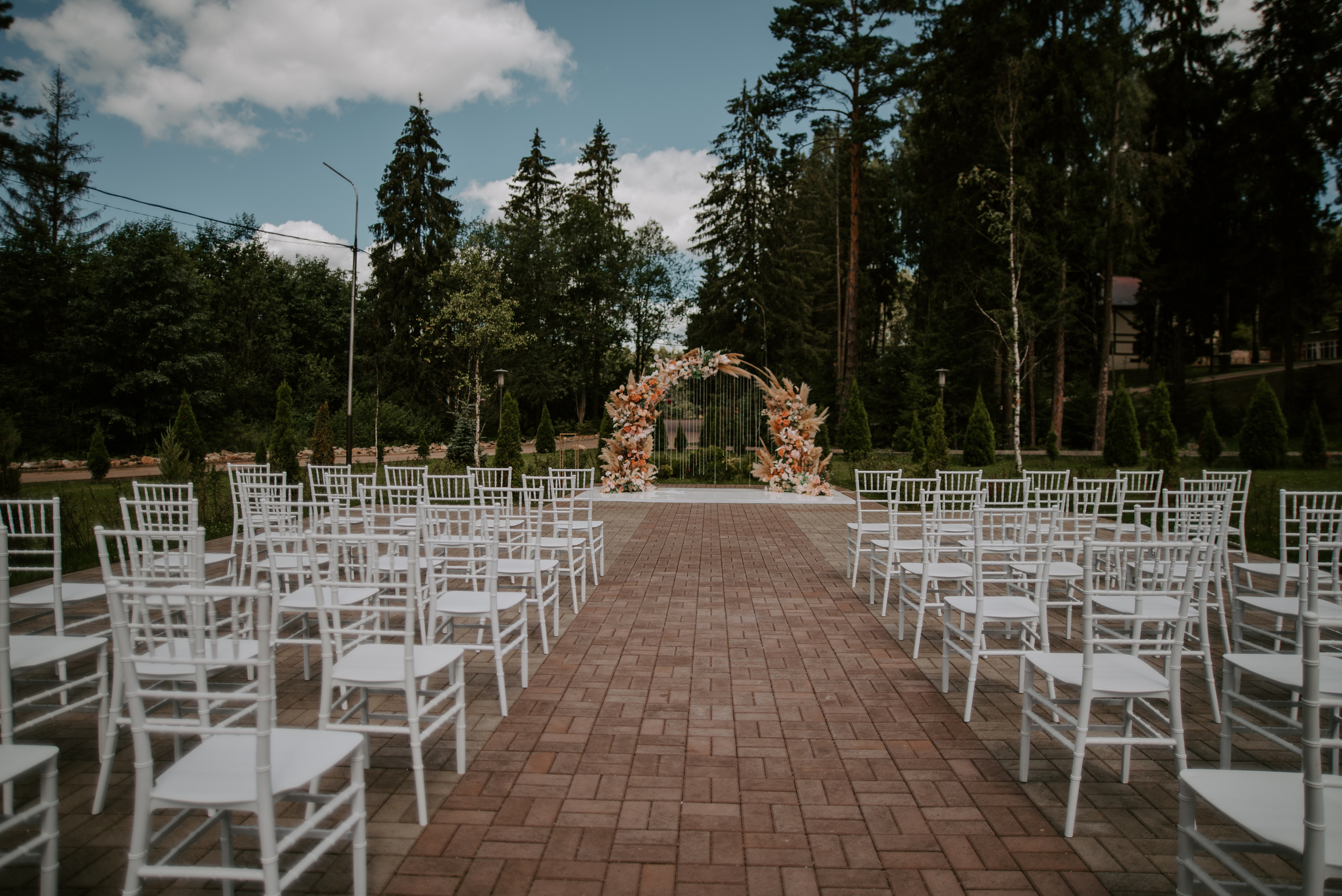 Водили хороводы. Свадебный, репортажный и семейный фотограф в Москве Арина Зак