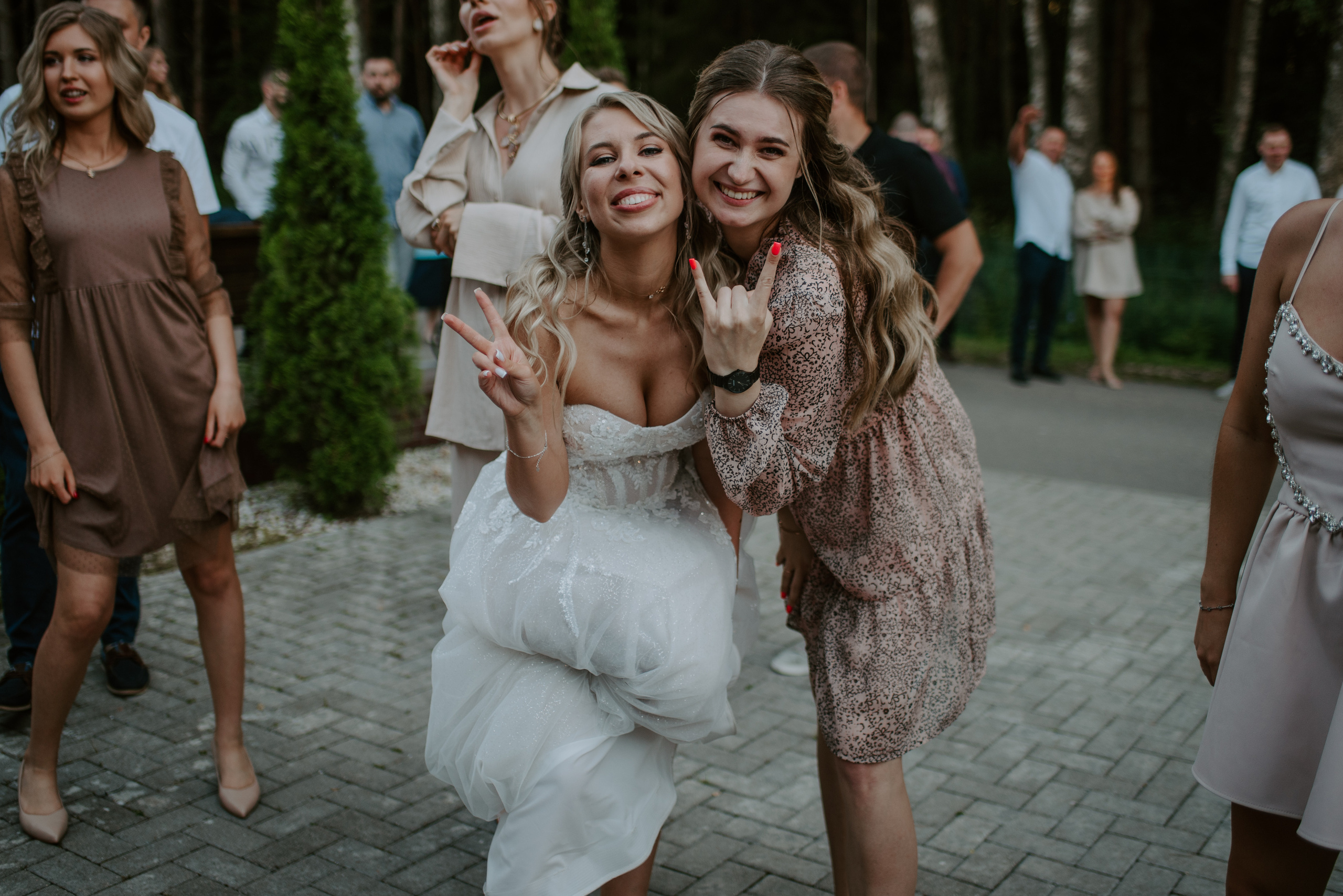 Водили хороводы. Свадебный, репортажный и семейный фотограф в Москве Арина Зак