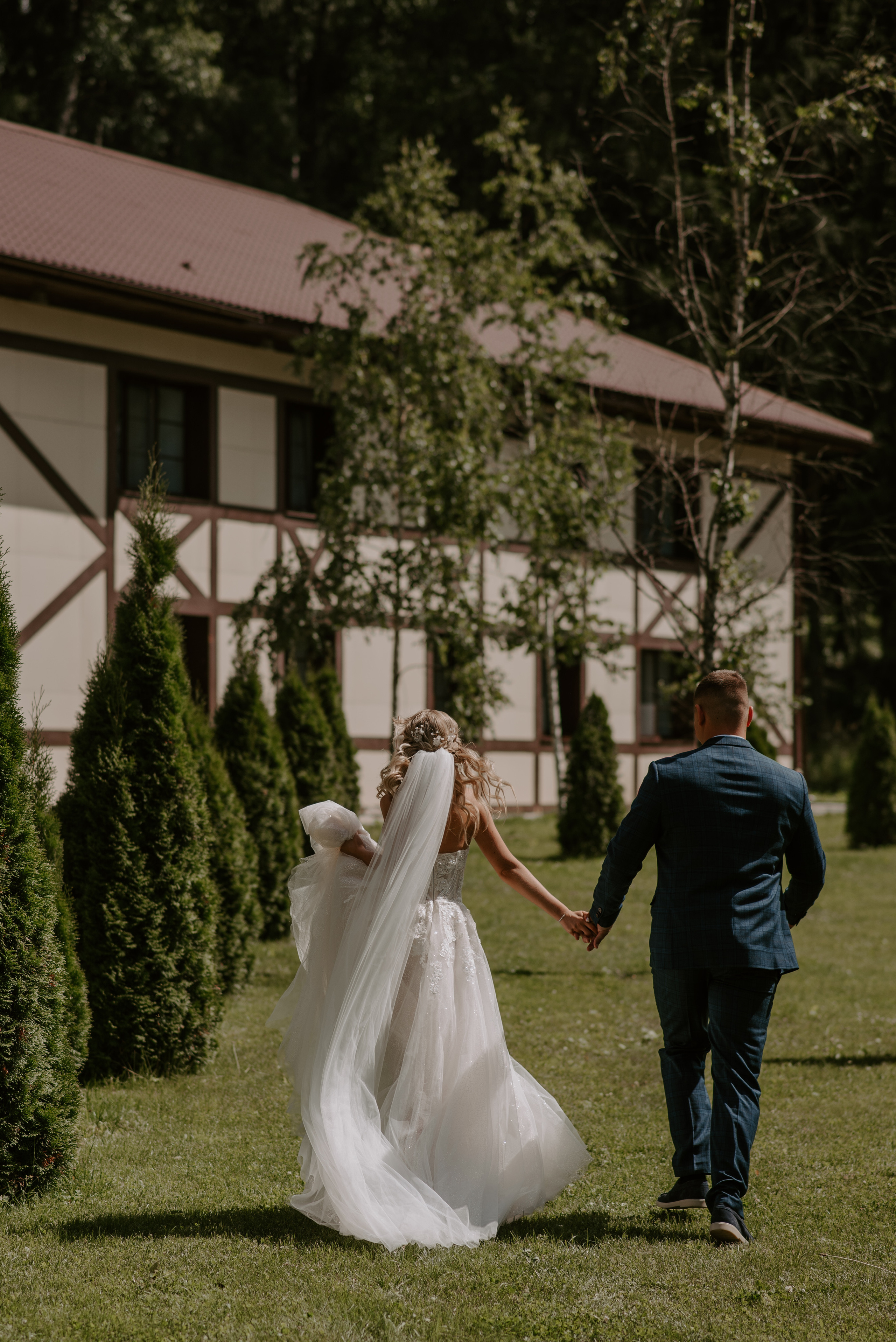 Водили хороводы. Свадебный, репортажный и семейный фотограф в Москве Арина Зак