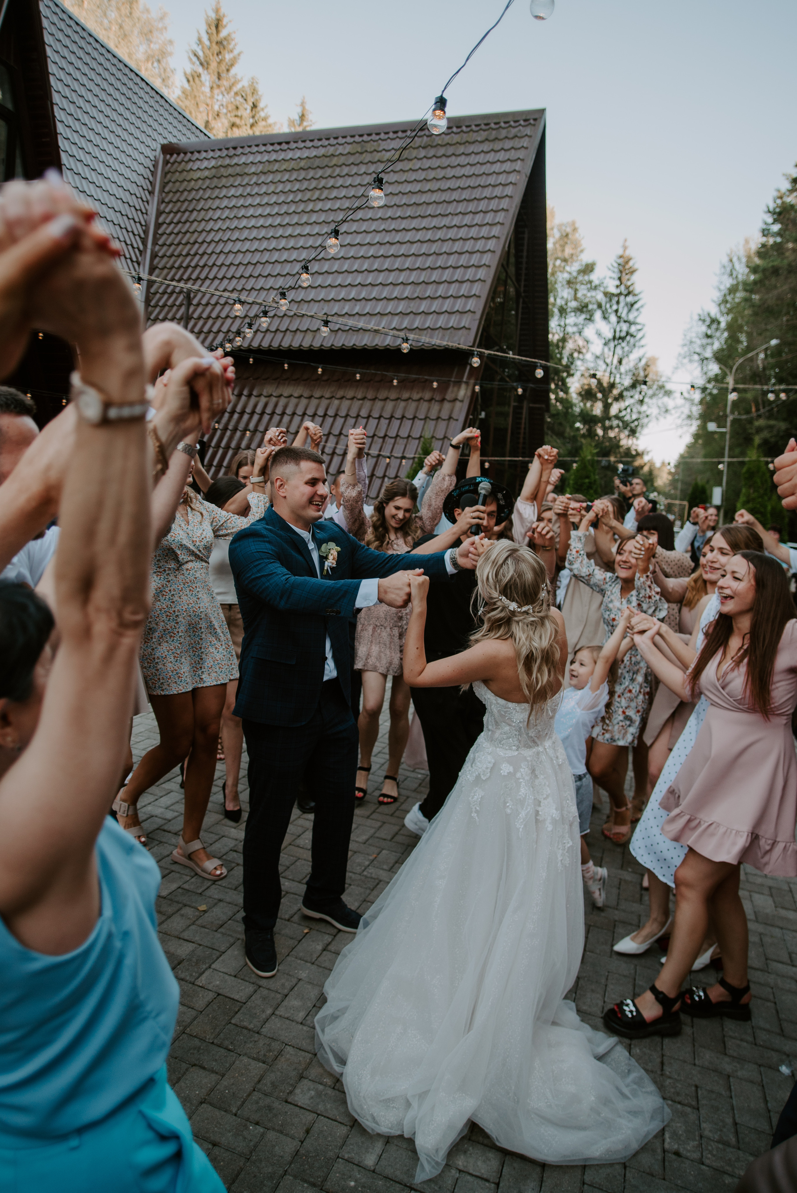 Водили хороводы. Свадебный, репортажный и семейный фотограф в Москве Арина Зак