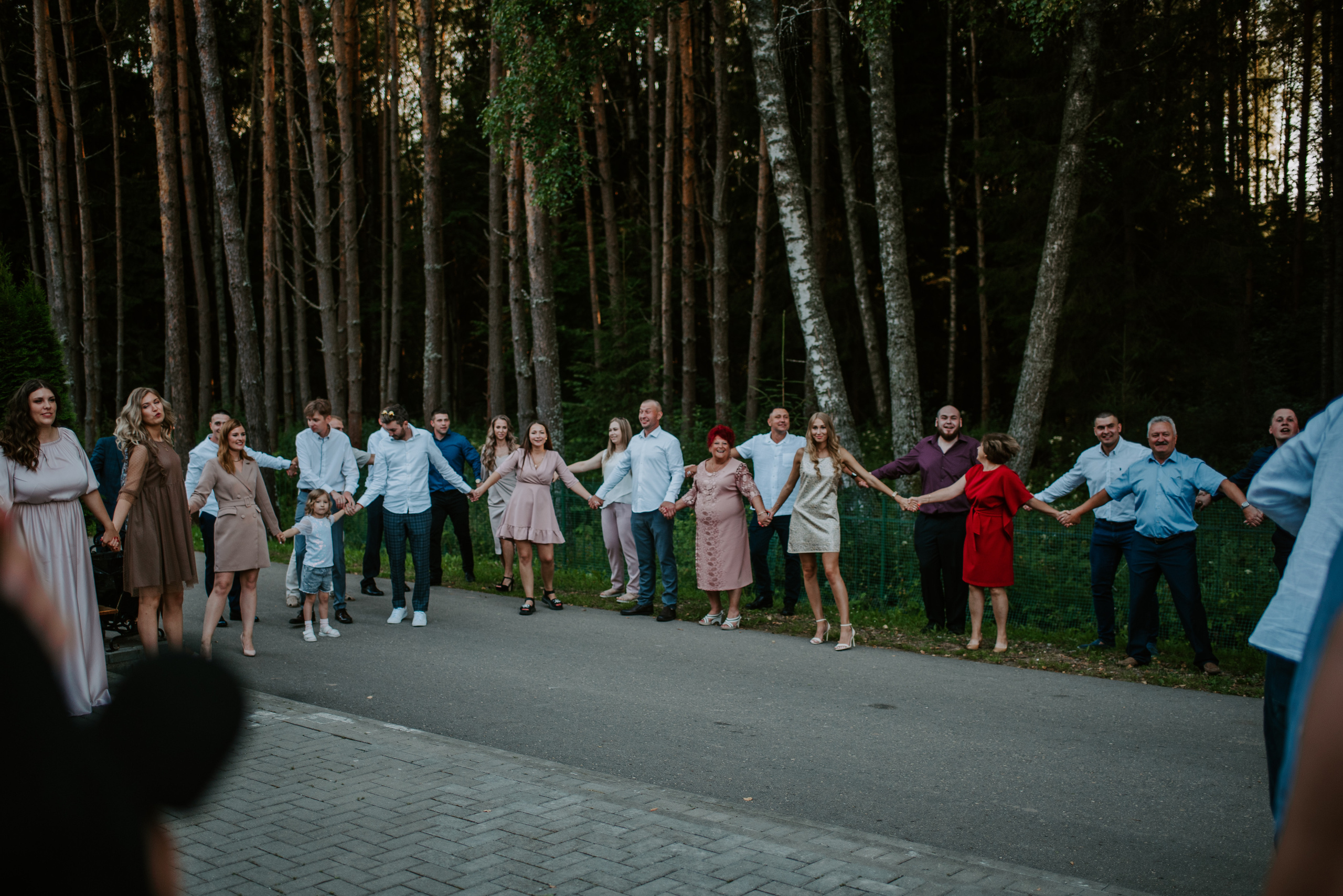 Водили хороводы. Свадебный, репортажный и семейный фотограф в Москве Арина Зак